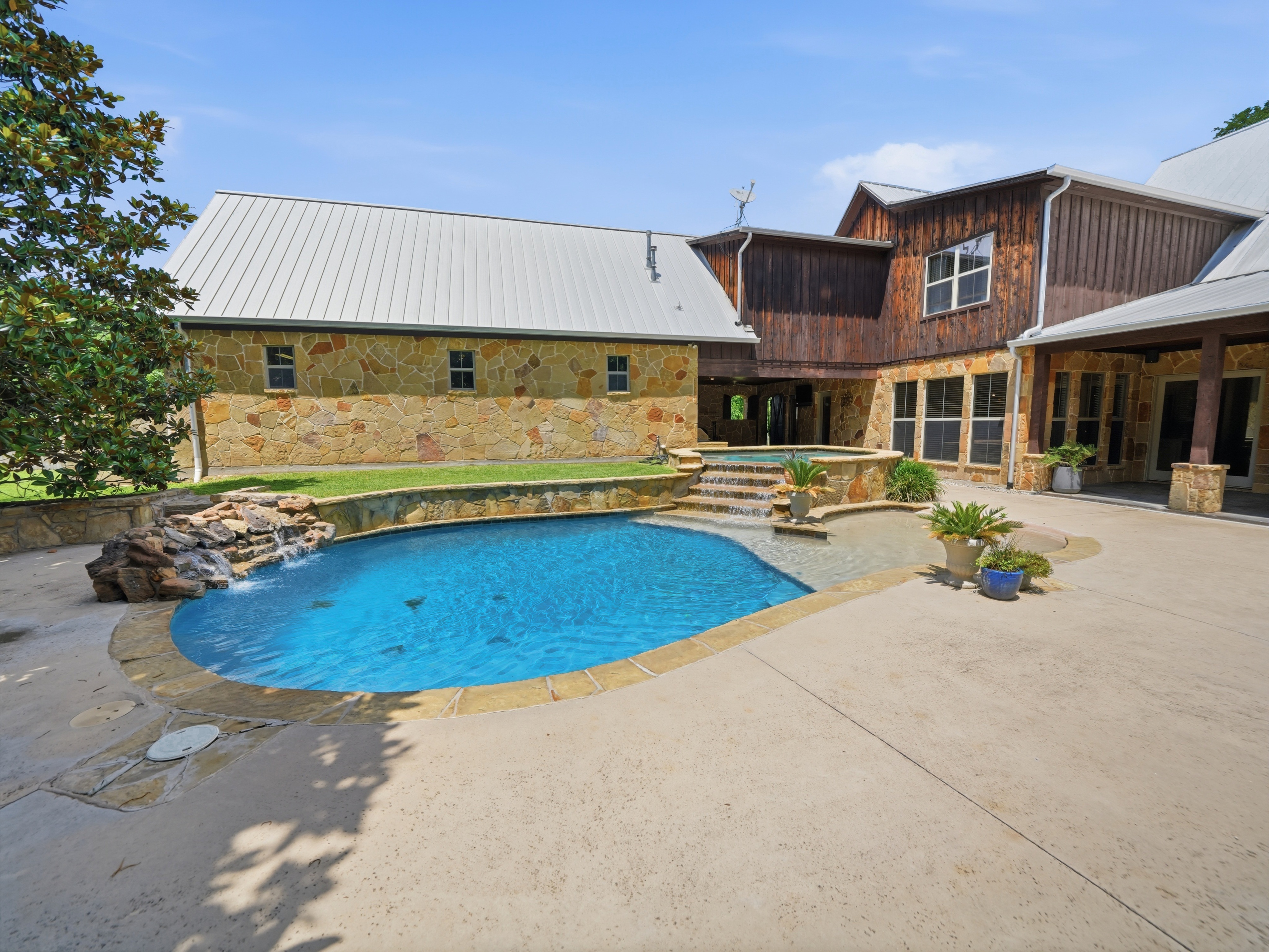 129 Trinity Bluffs Aledo TX 76008