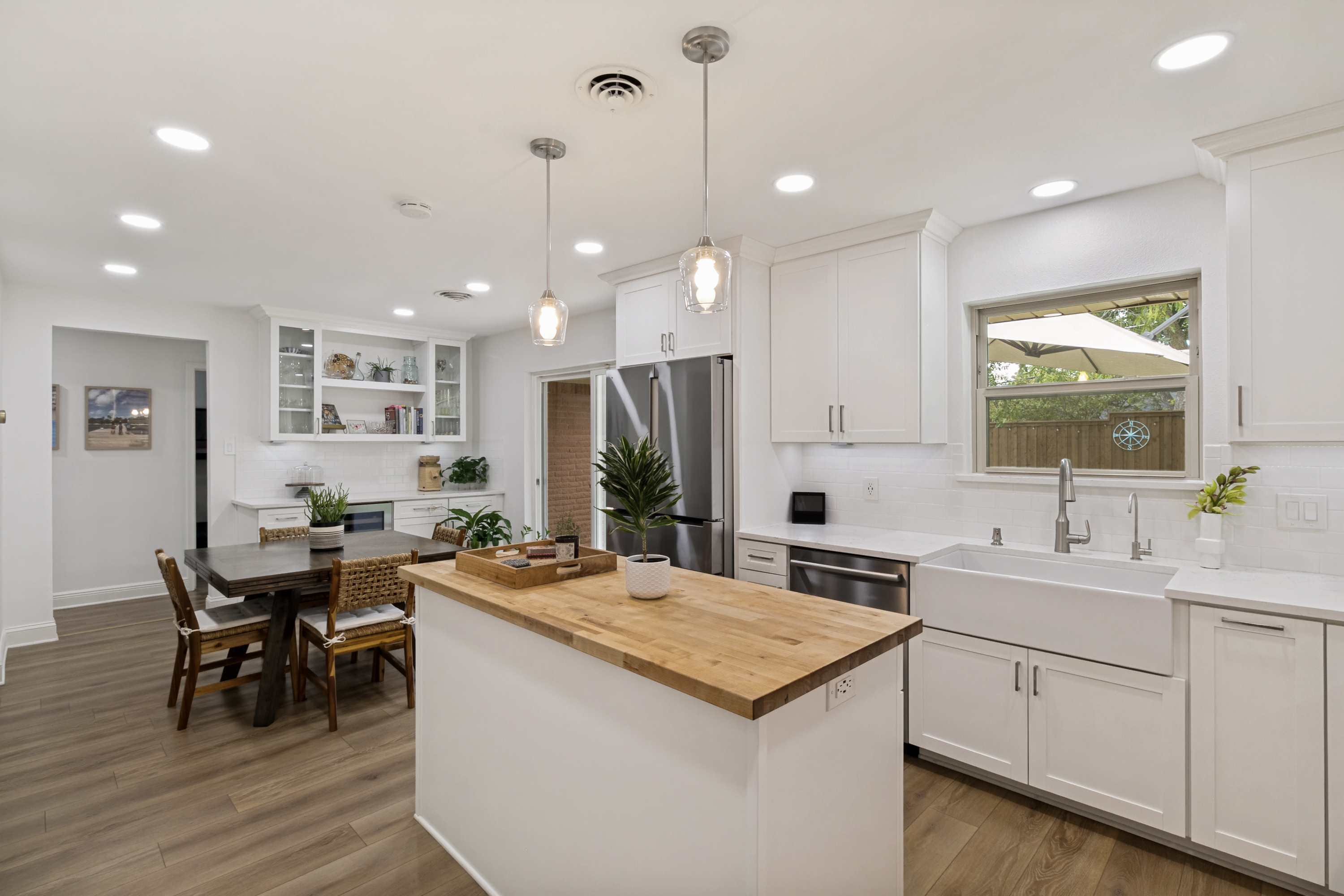8815 Larchwood Drive Dallas TX 75238
