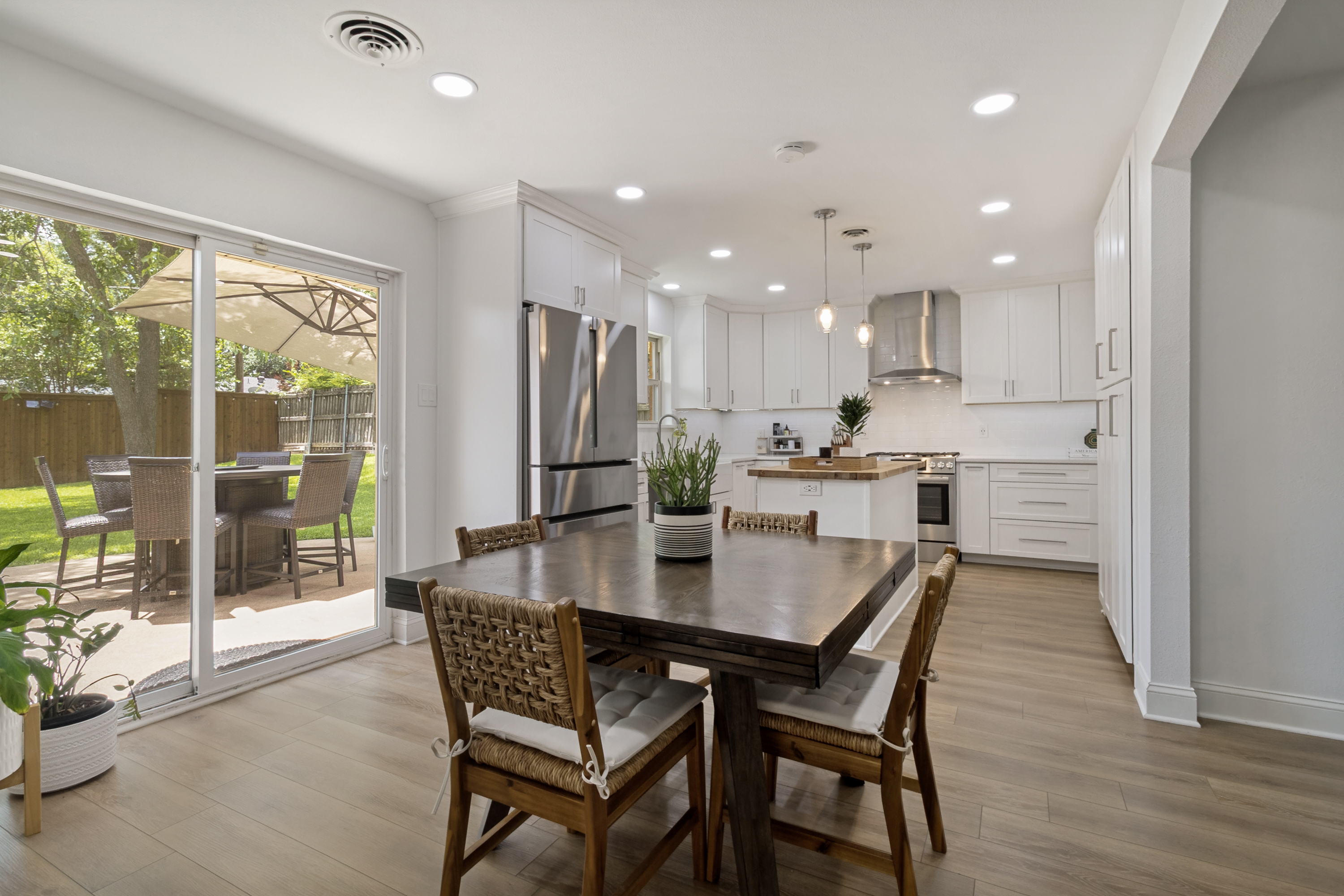 8815 Larchwood Drive Dallas TX 75238