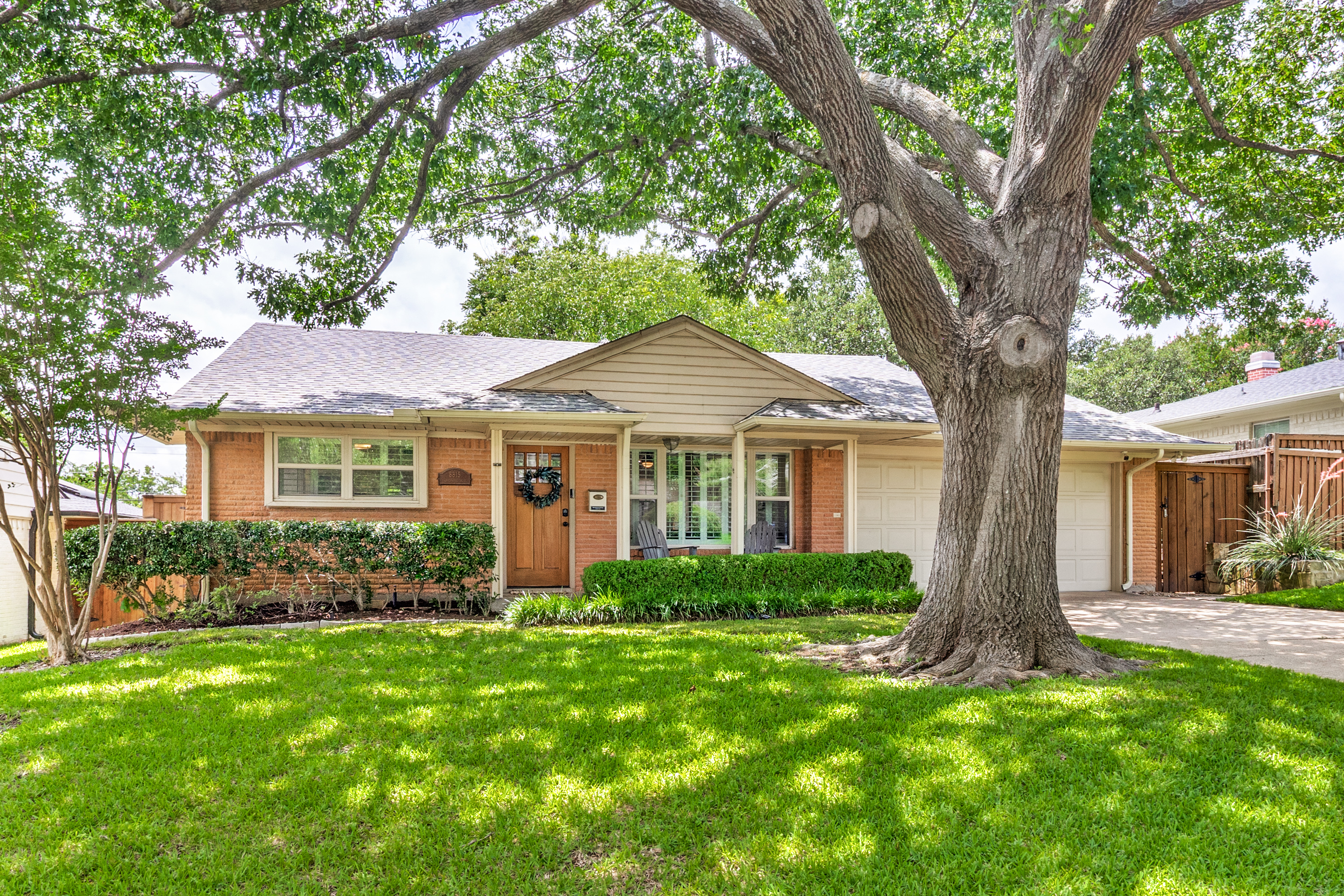 8815 Larchwood Drive Dallas TX 75238