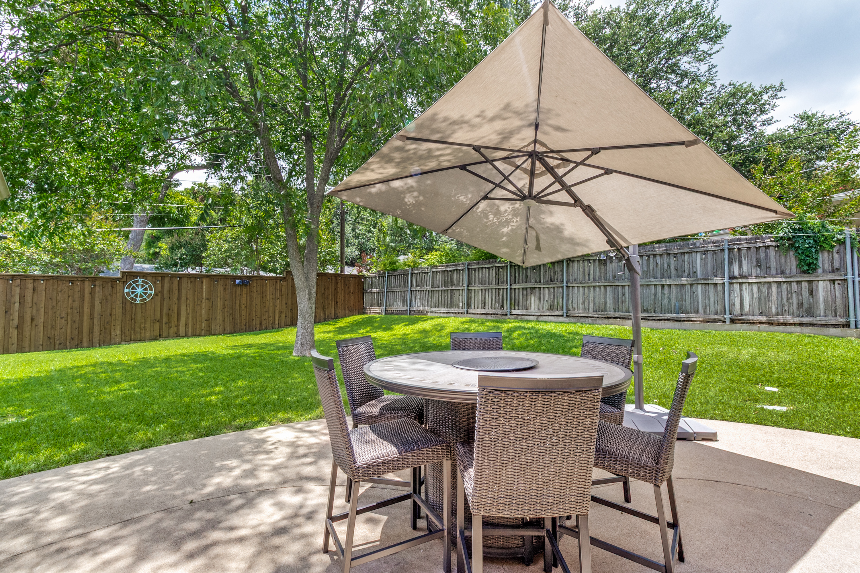 8815 Larchwood Drive Dallas TX 75238