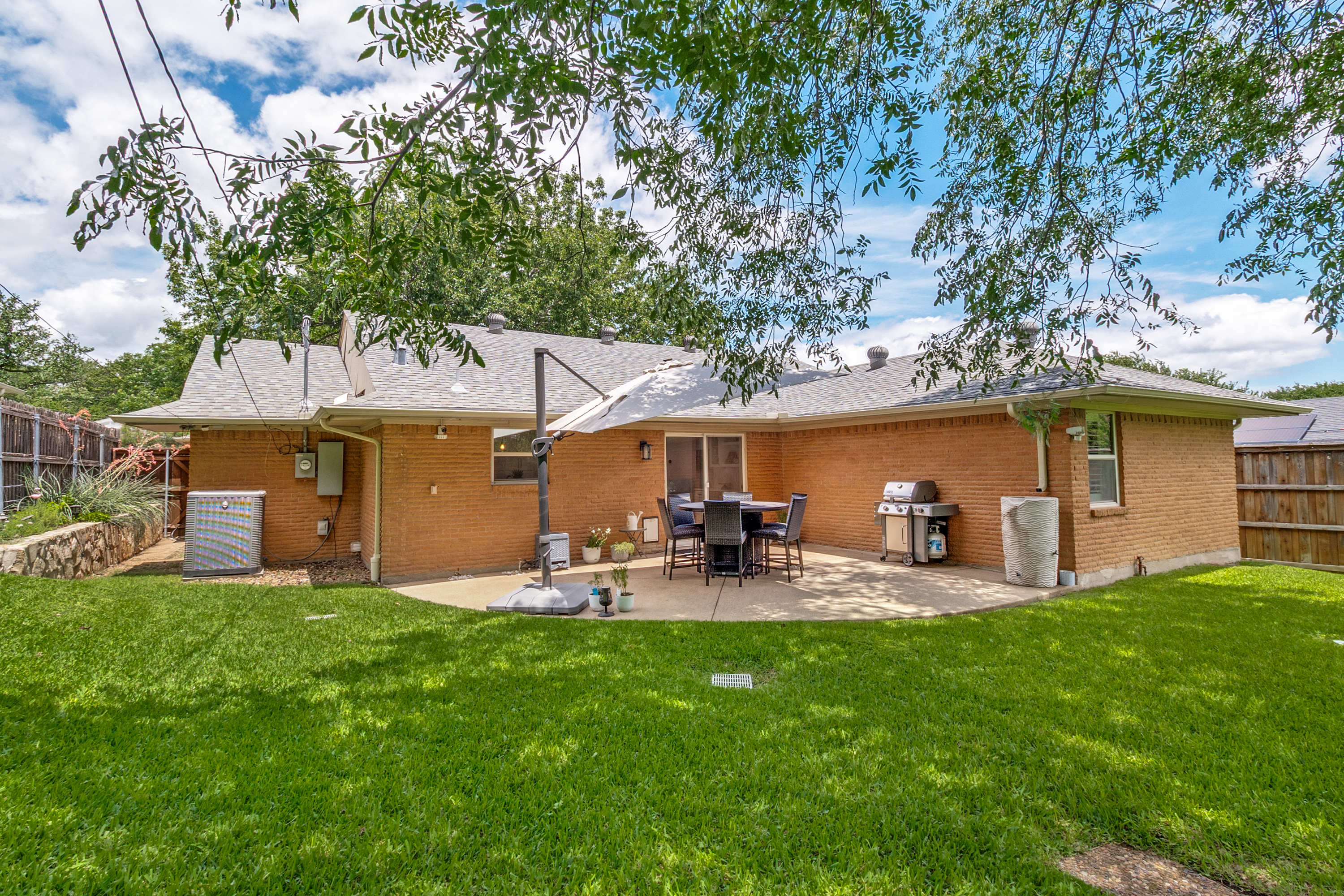 8815 Larchwood Drive Dallas TX 75238