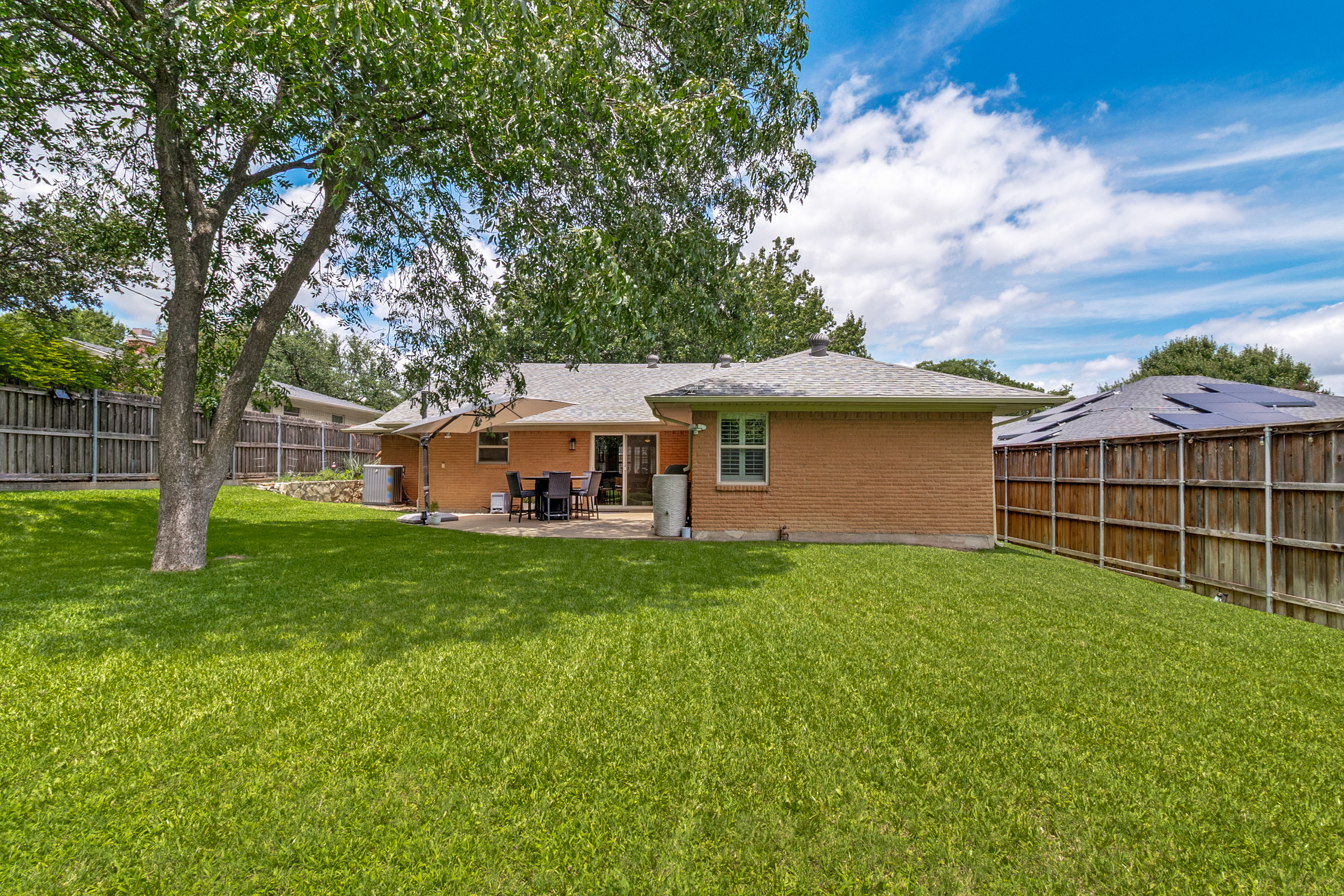 8815 Larchwood Drive Dallas TX 75238