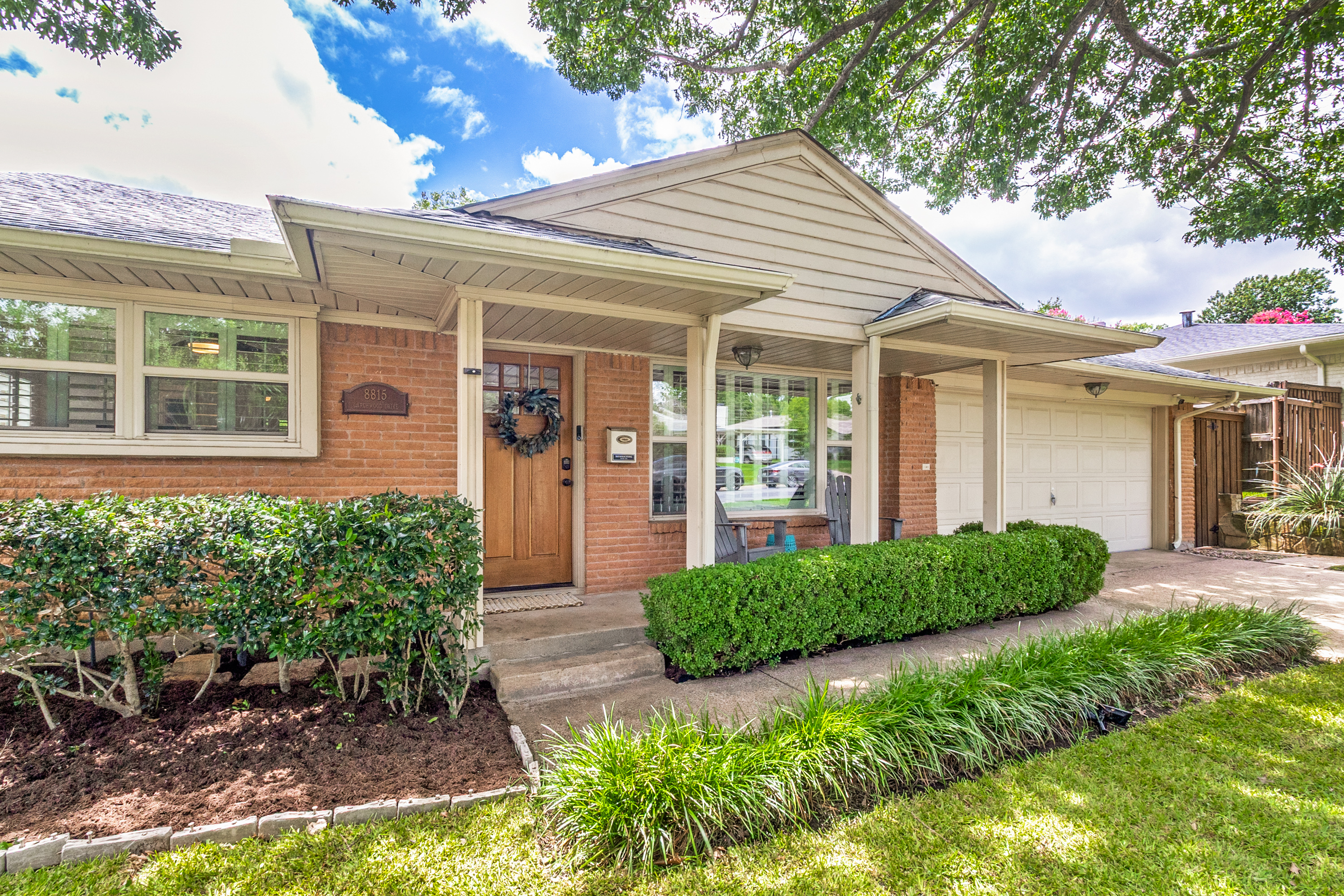8815 Larchwood Drive Dallas TX 75238
