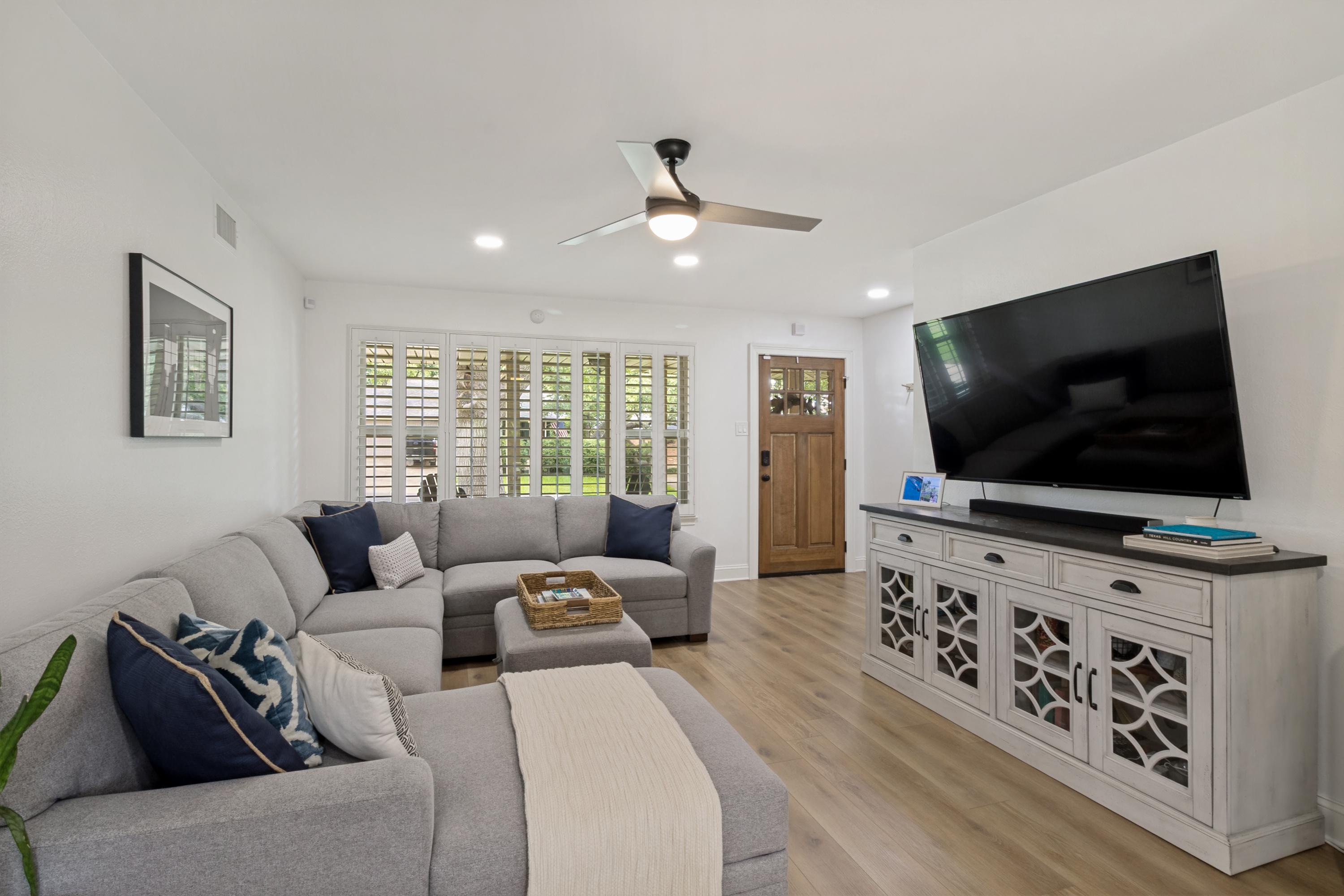 8815 Larchwood Drive Dallas TX 75238