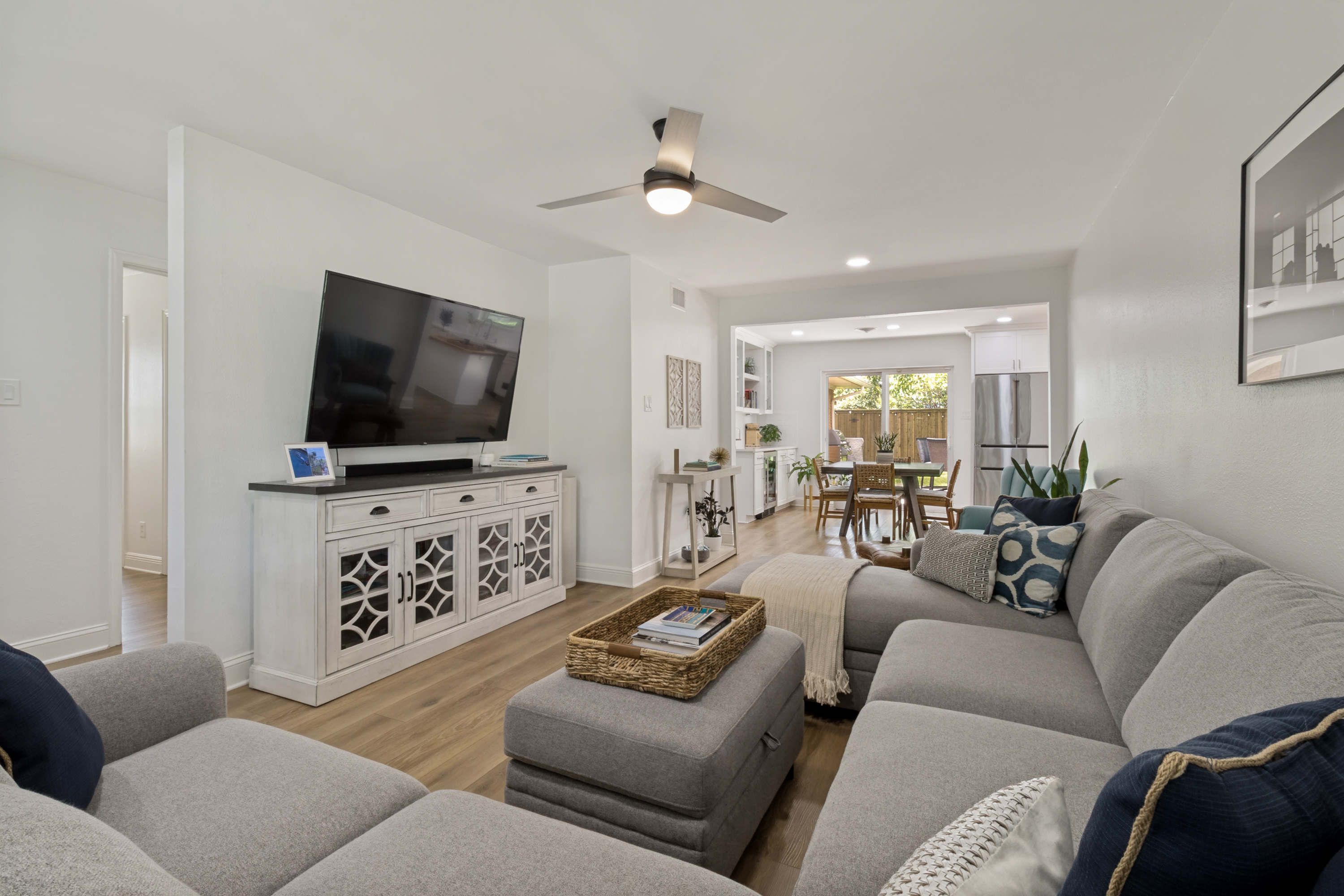 8815 Larchwood Drive Dallas TX 75238