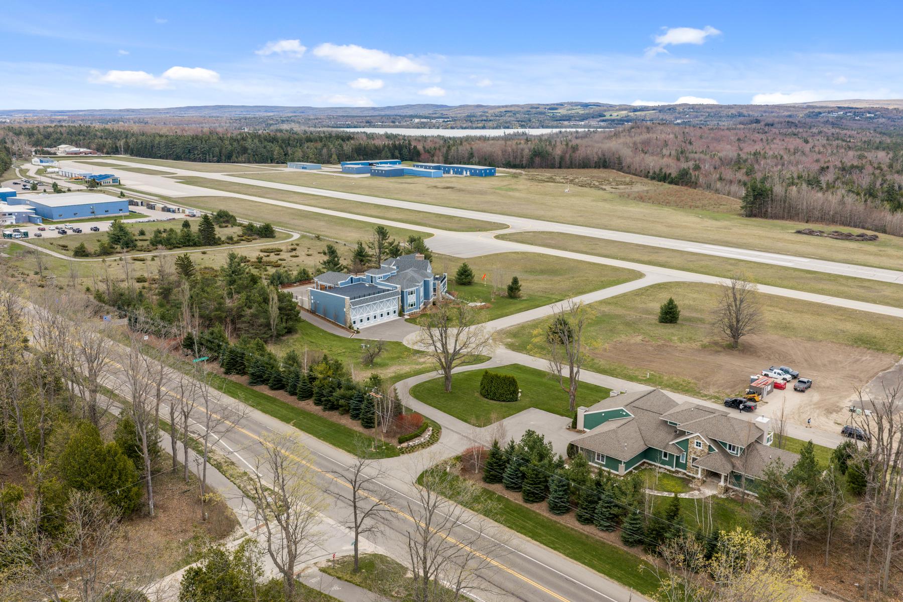 7955 Bay Skies Court Harbor Springs MI 49740