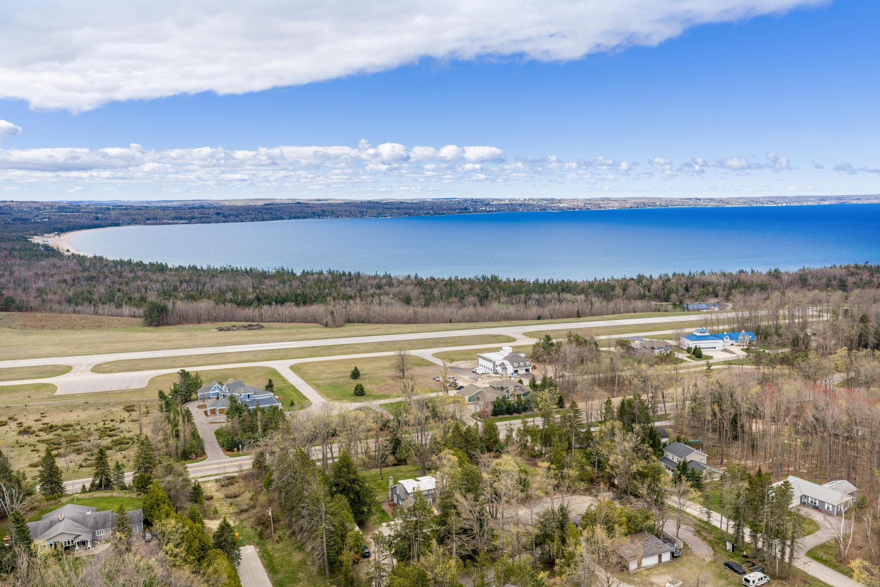 7955 Bay Skies Court Harbor Springs MI 49740