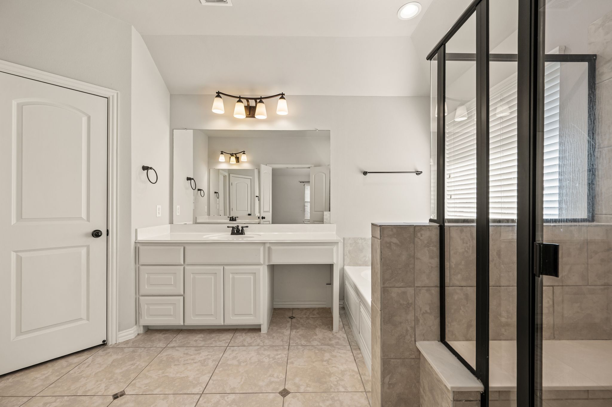 250 Churchill Loop Grapevine TX 76051