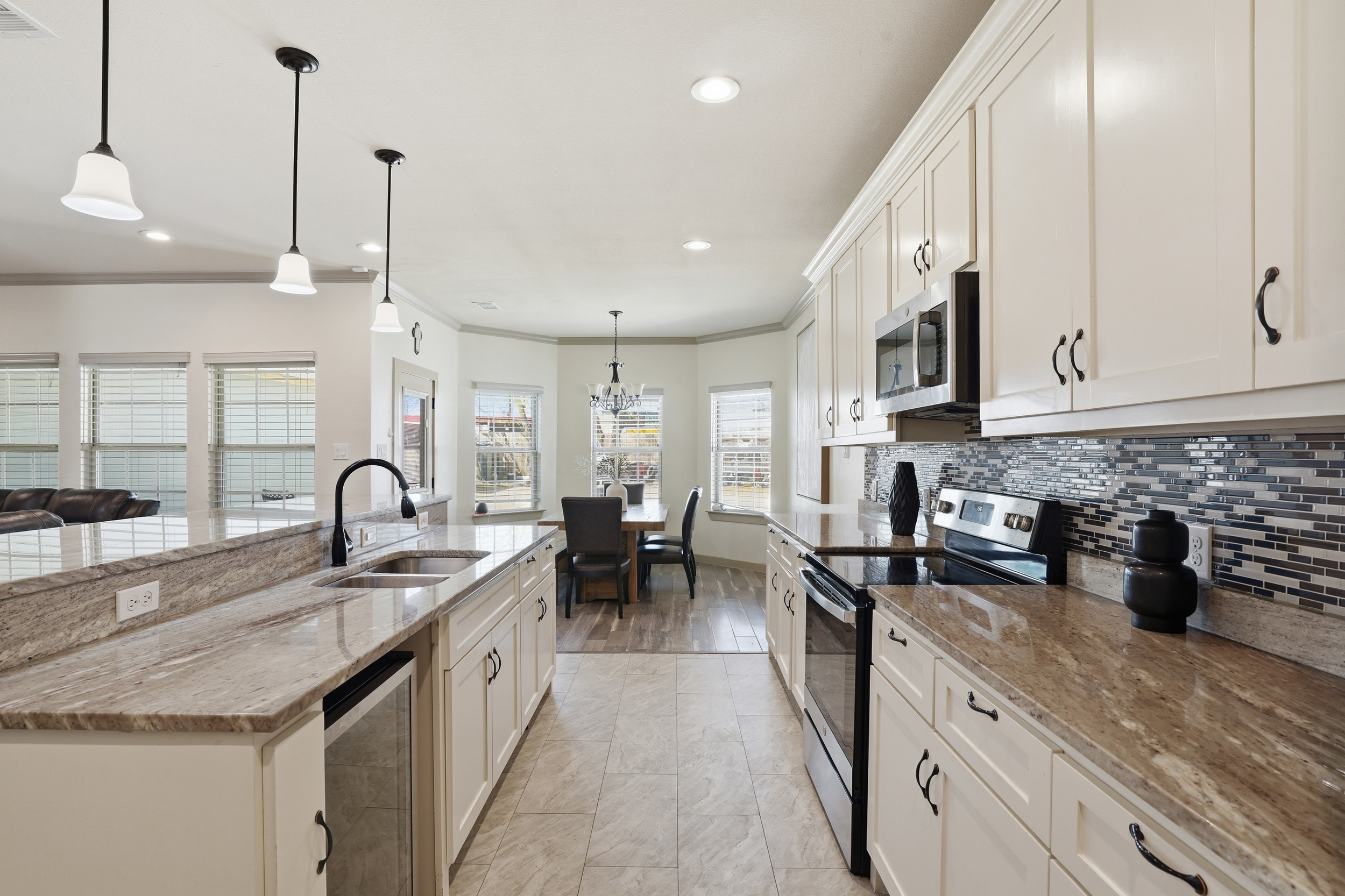 3021 Springview Avenue Dallas TX 75216