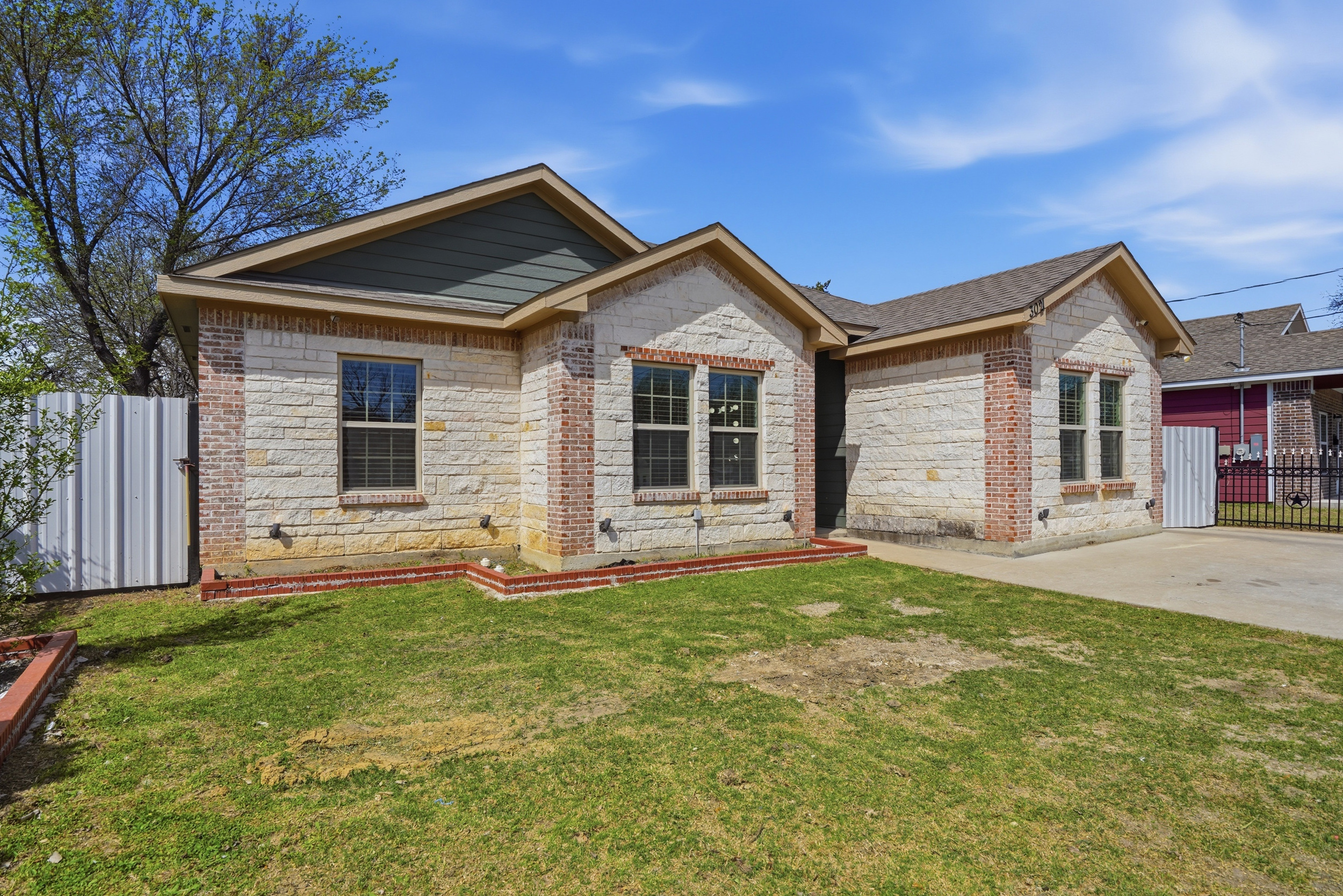 3021 Springview Avenue Dallas TX 75216
