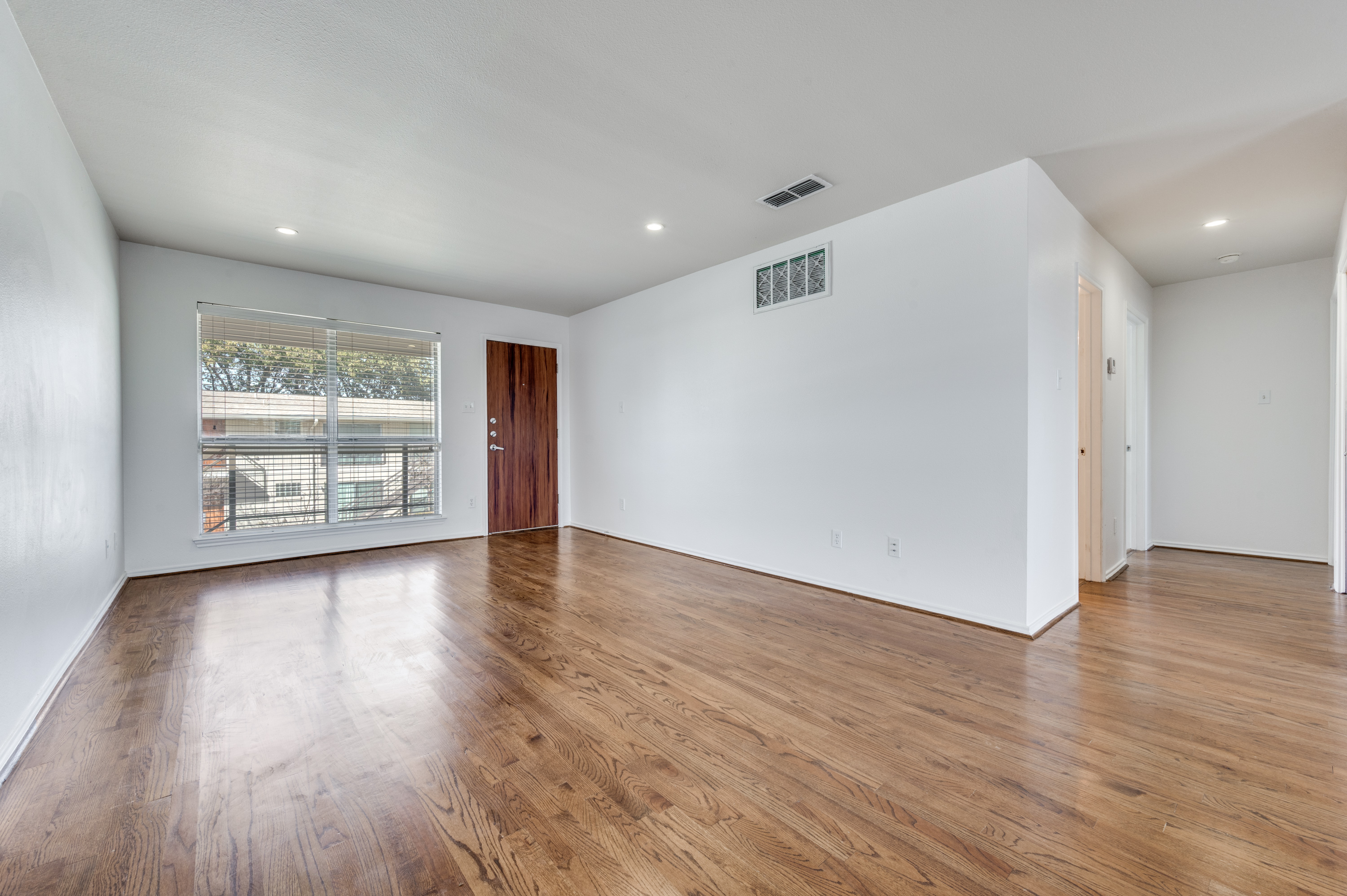 4616 W Lovers Lane Dallas TX 75209