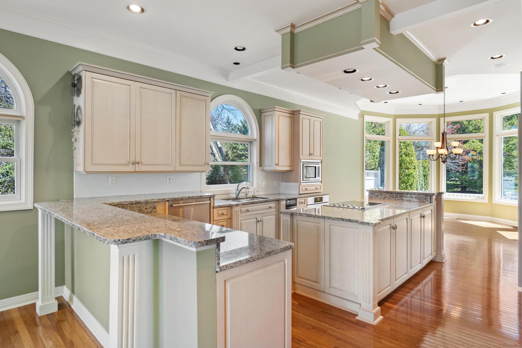 902 Bluffs Court Bay Harbor MI 49770
