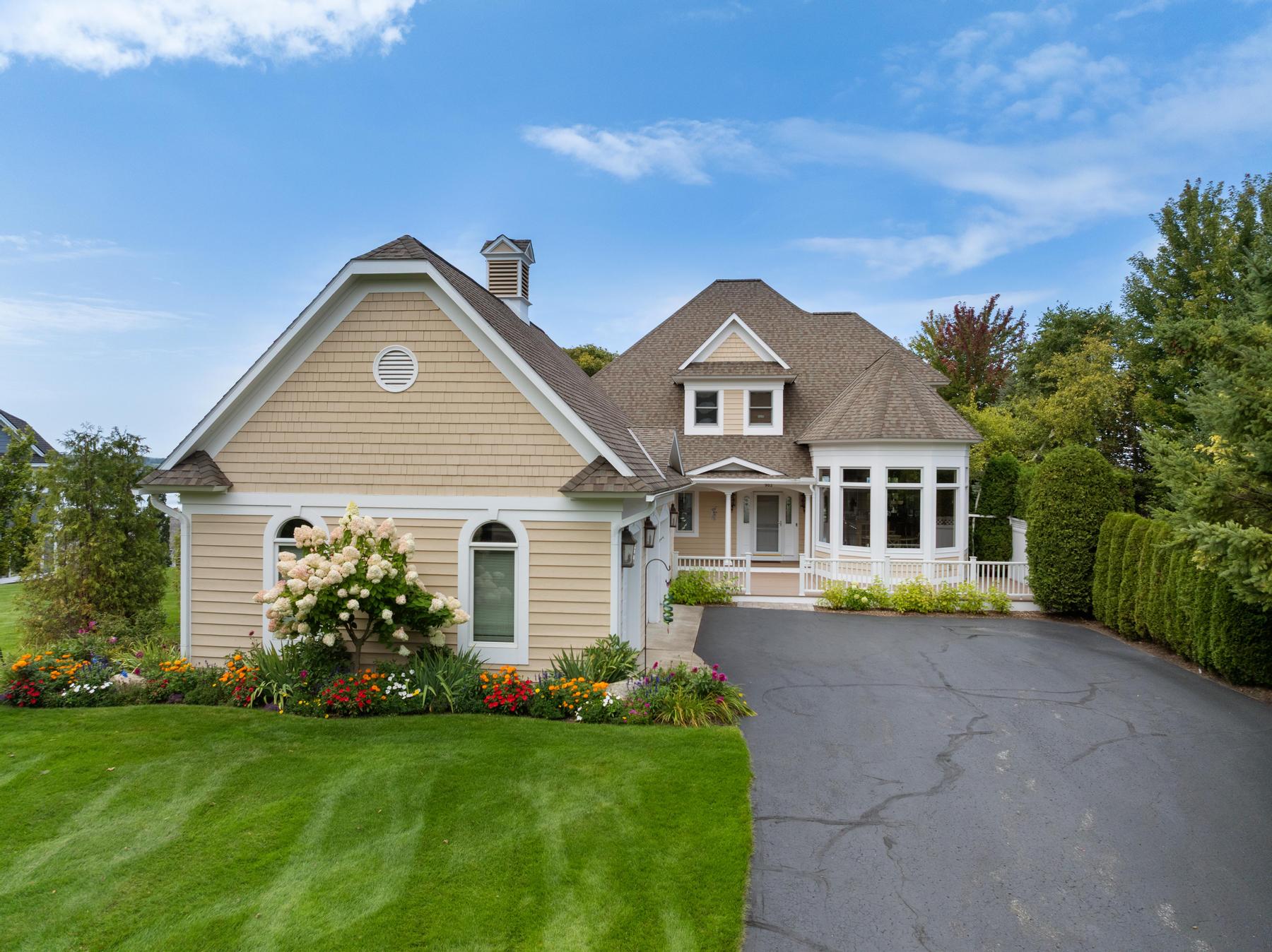 902 Bluffs Court Bay Harbor MI 49770