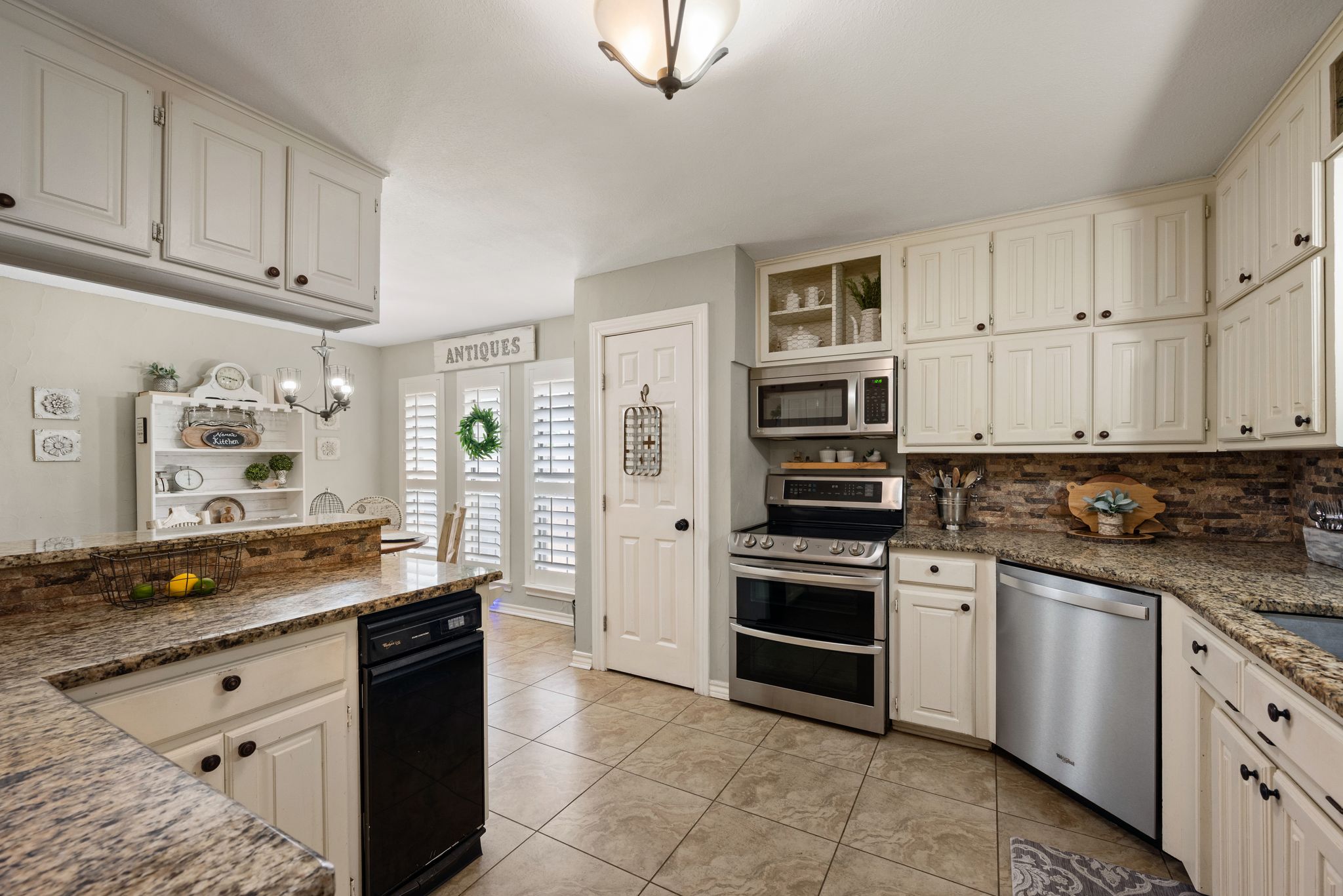 3229 David Drive Hurst TX 76054