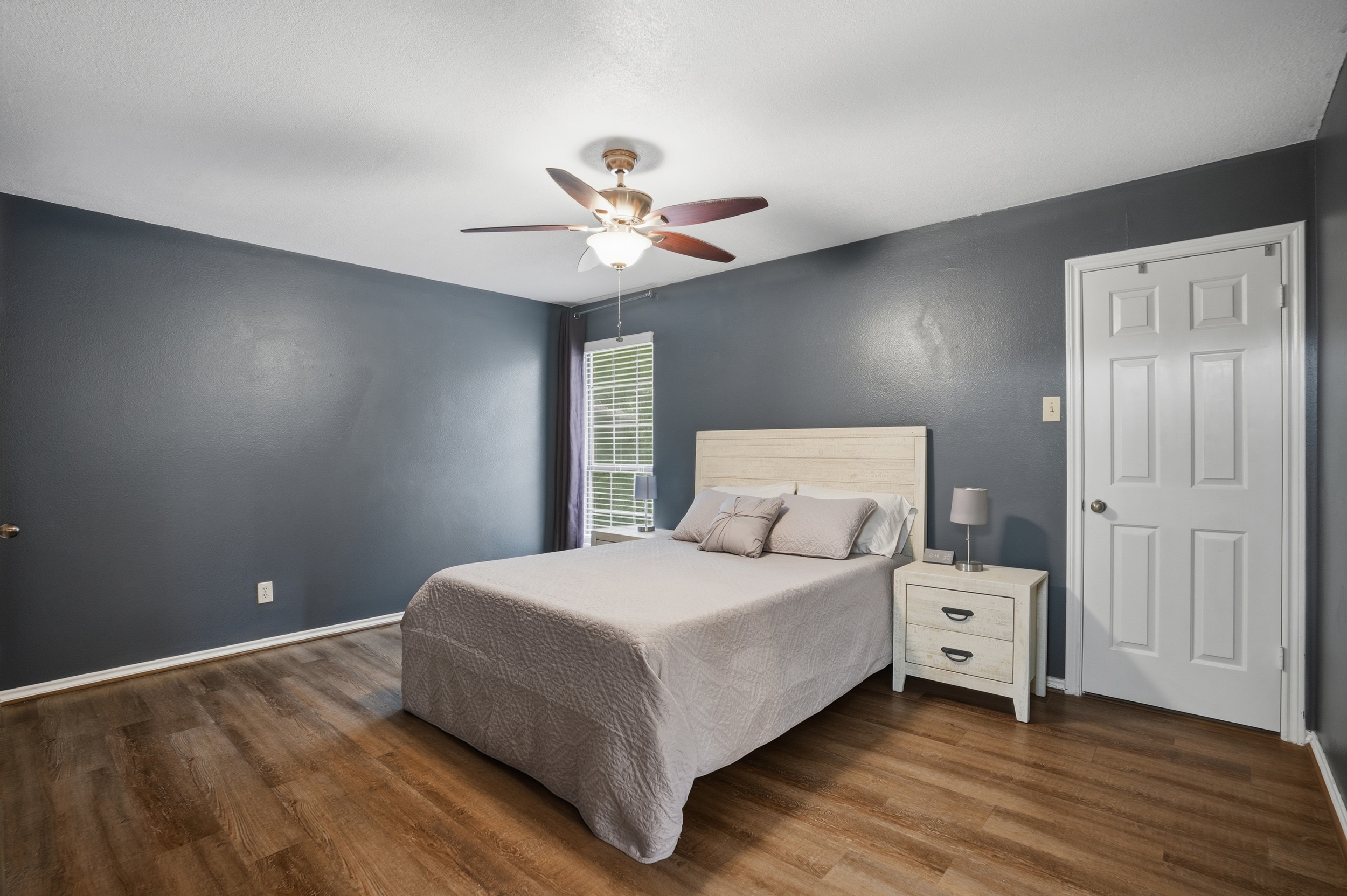 16301 Ledgemont Lane Addison TX 75001