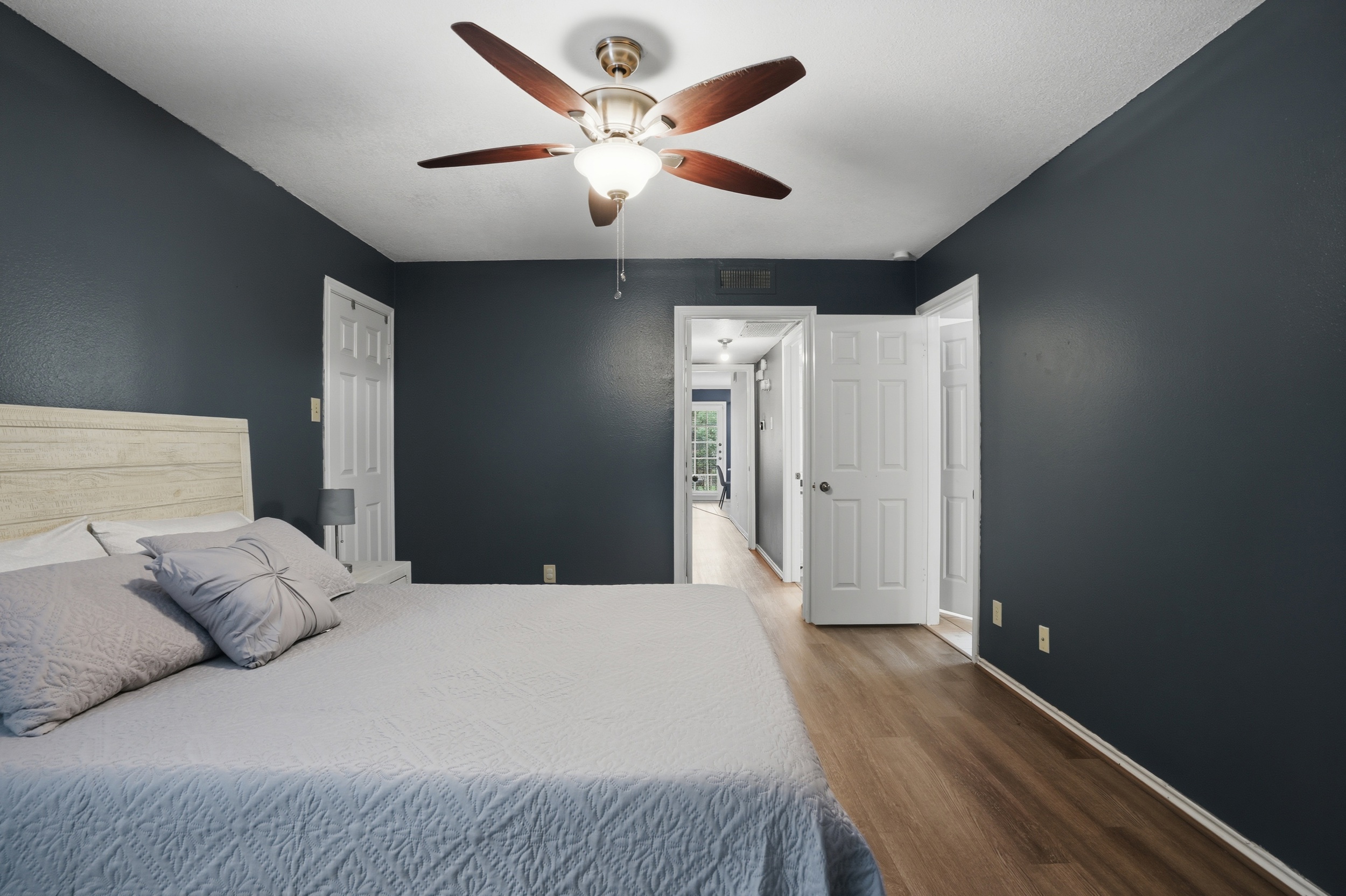 16301 Ledgemont Lane Addison TX 75001