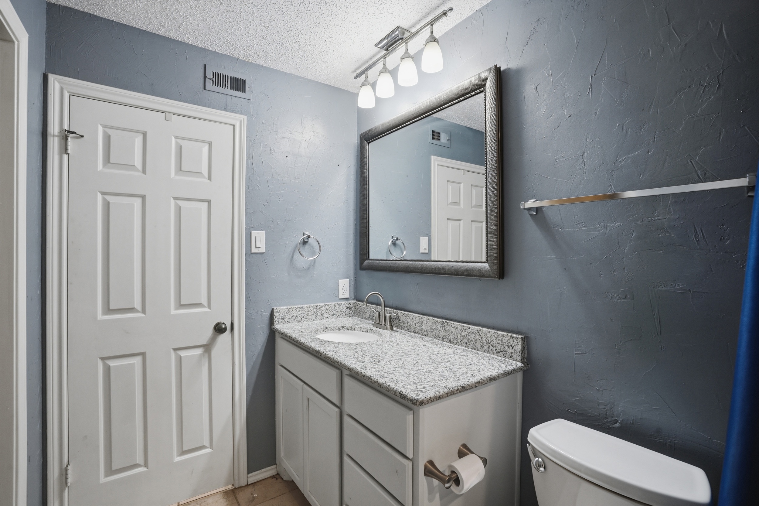 16301 Ledgemont Lane Addison TX 75001