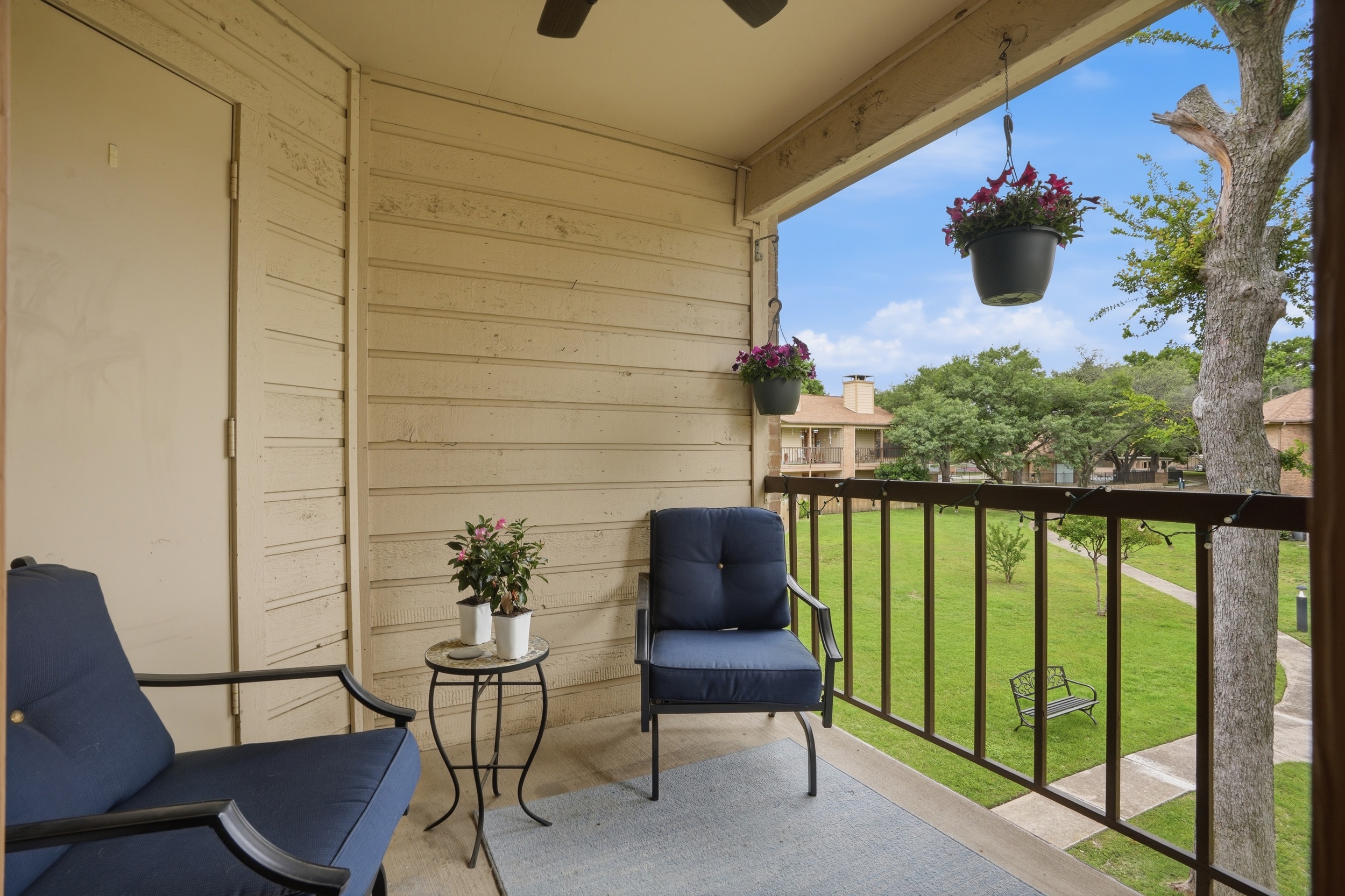 16301 Ledgemont Lane Addison TX 75001