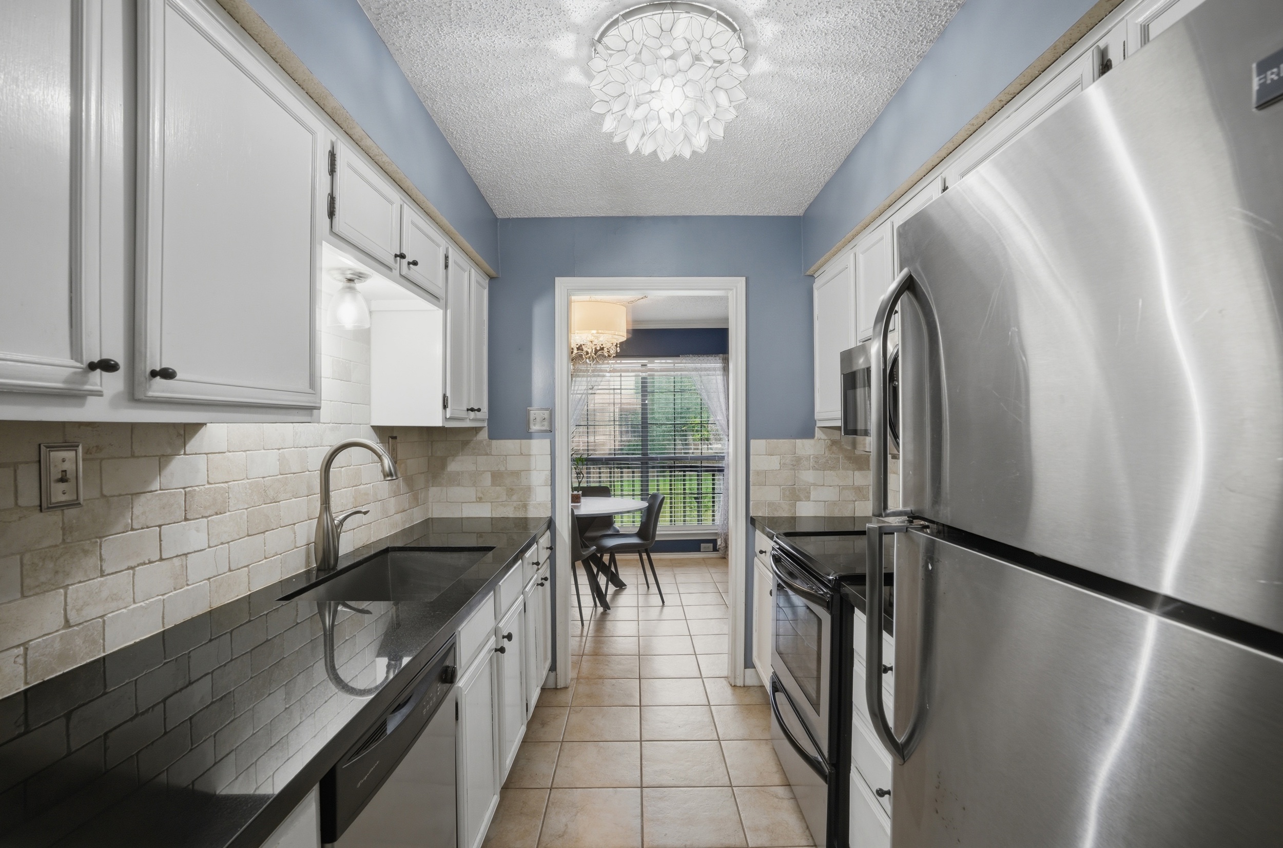 16301 Ledgemont Lane Addison TX 75001
