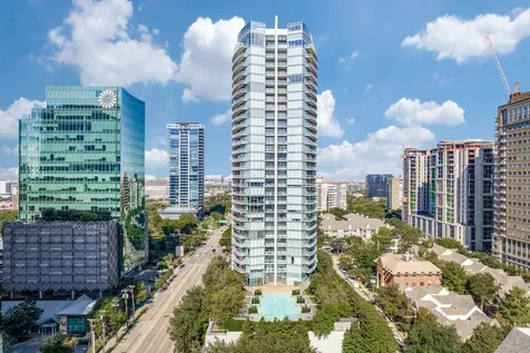 2900 Mckinnon Street Dallas TX 75201