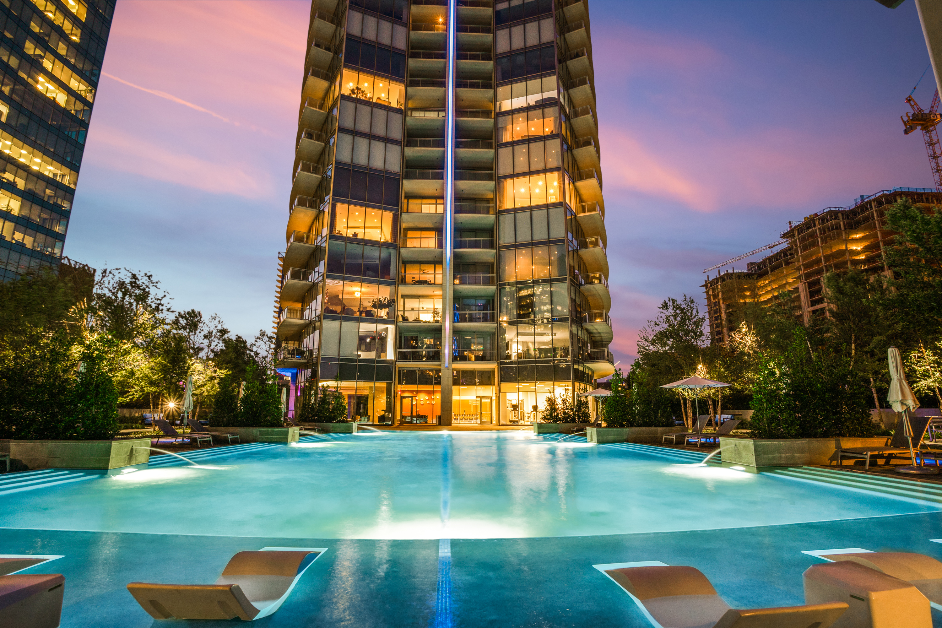 2900 Mckinnon Street Dallas TX 75201