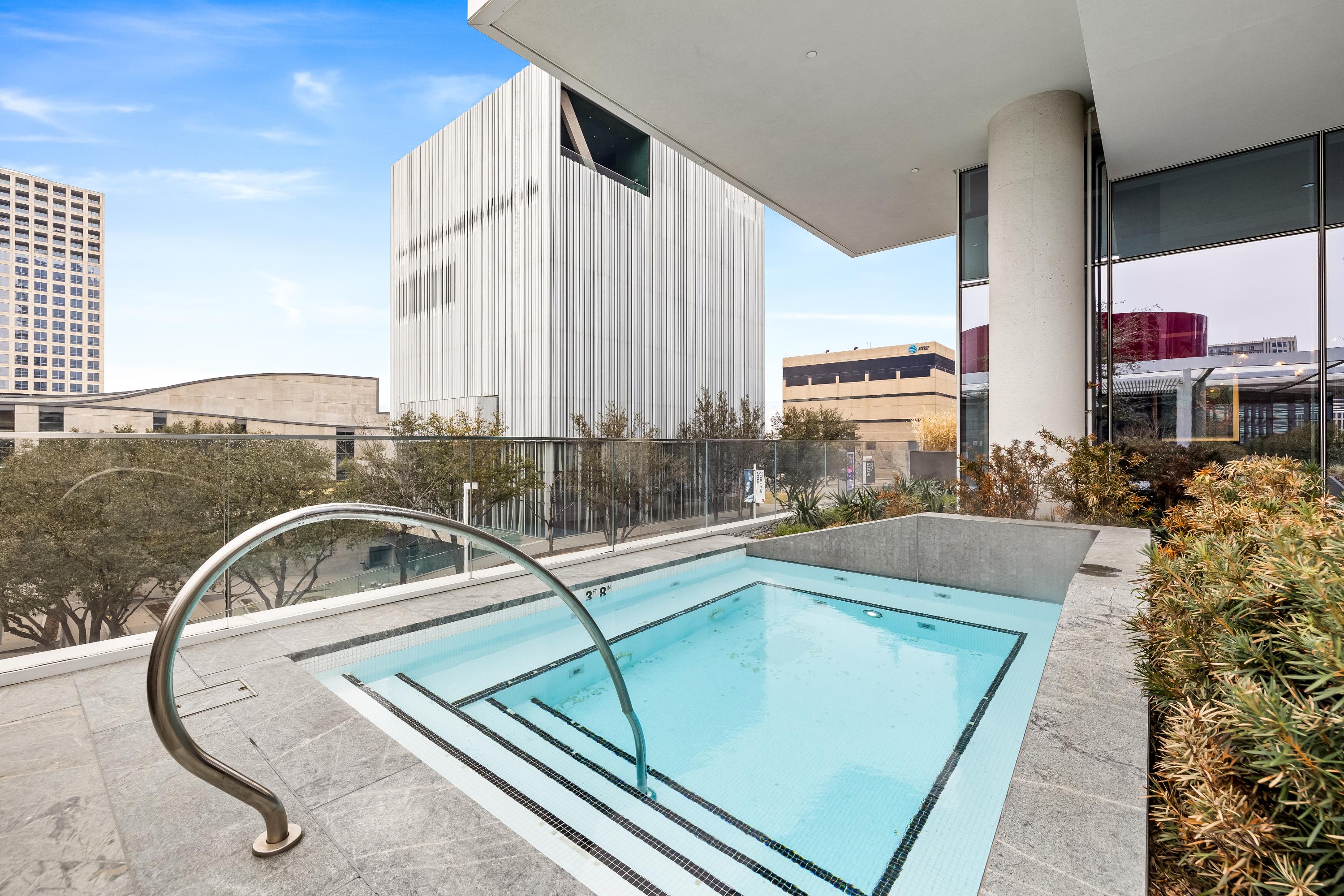 1747 Leonard Street Dallas TX 75201