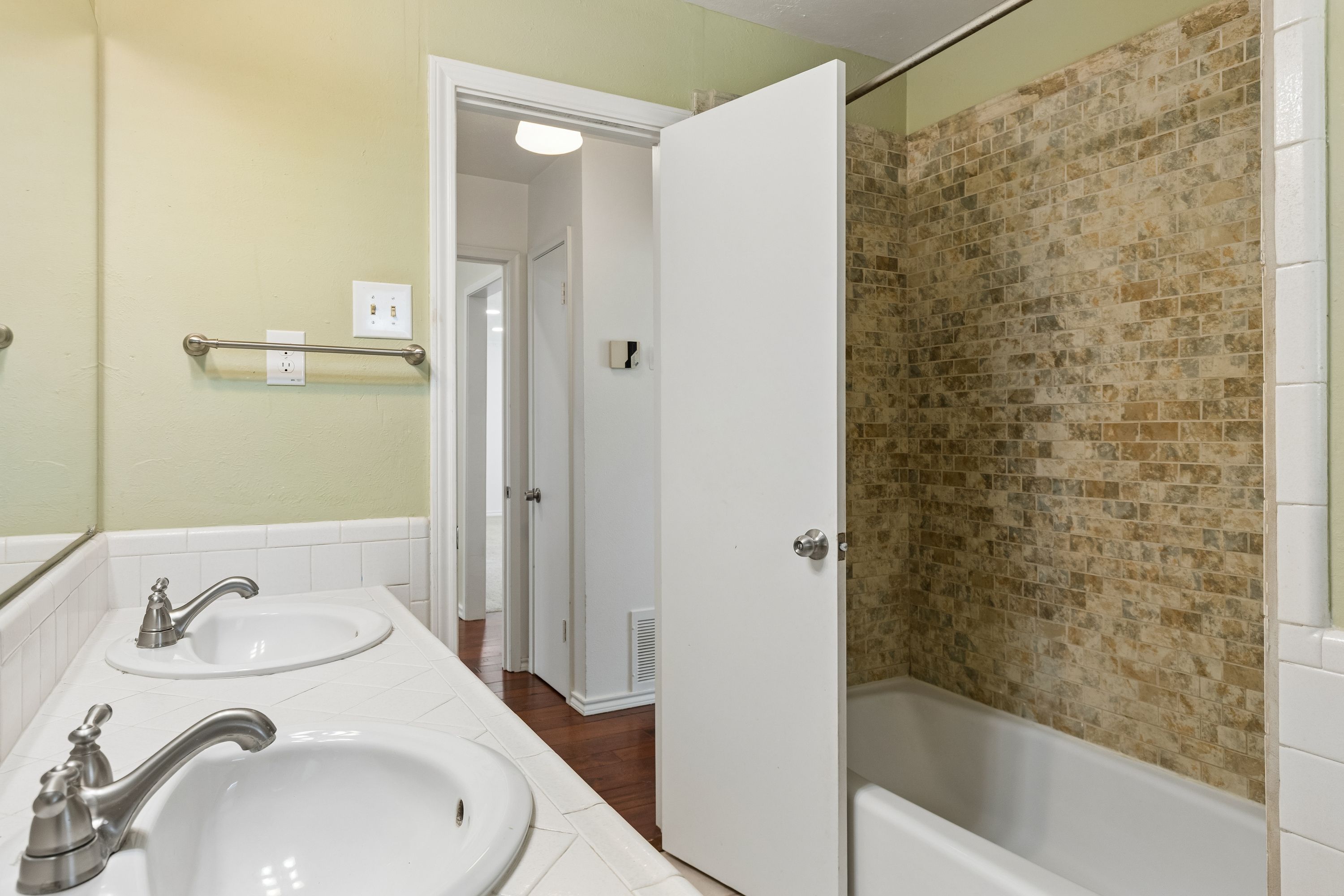 527 Twilight Trail Richardson TX 75080
