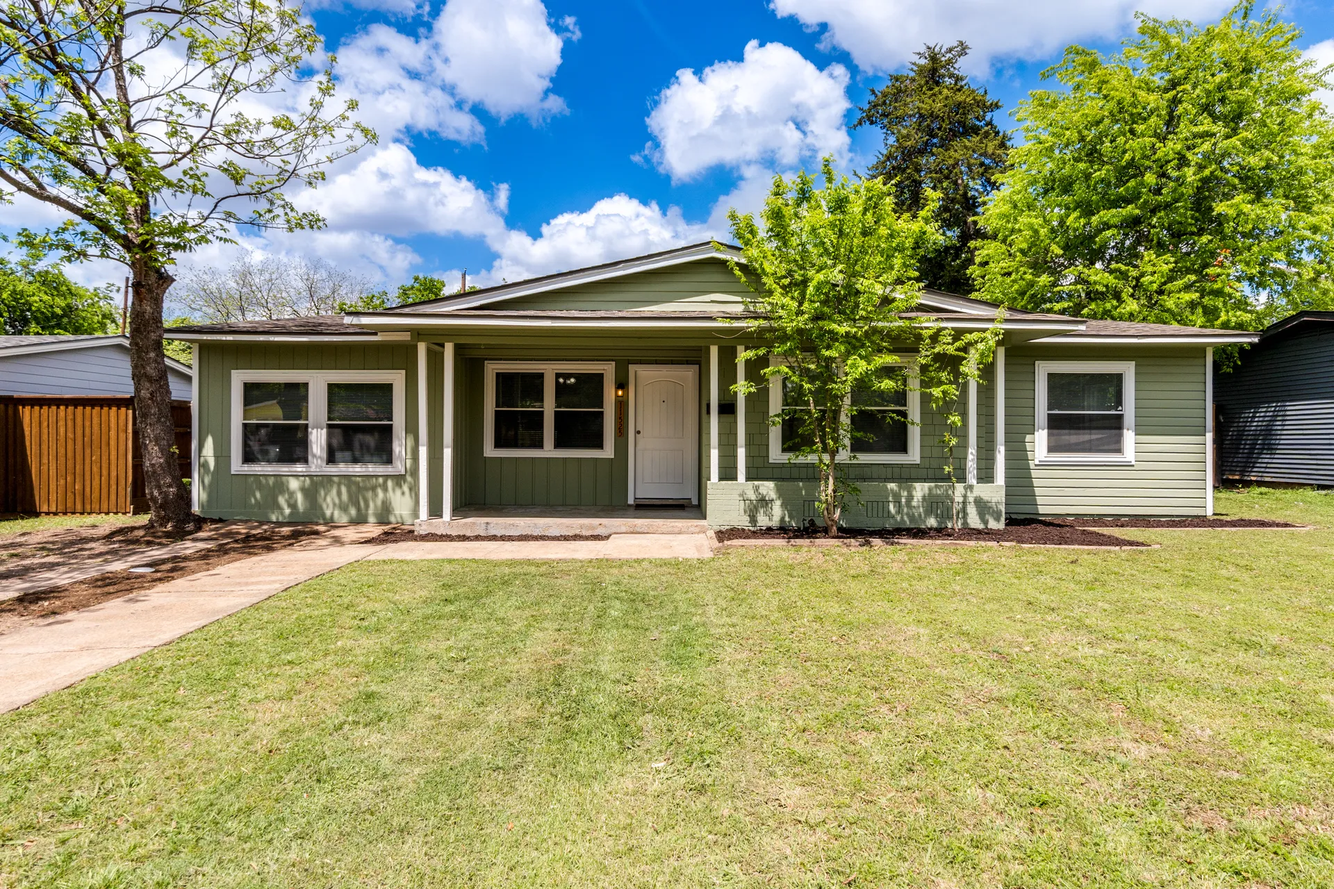 Dallas TX, 11525 Strand Street