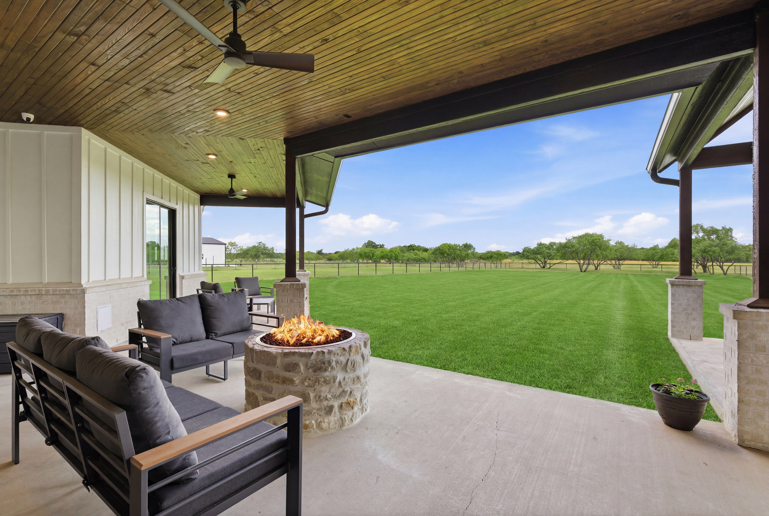 519 Reason Jones Road Valley View TX 76272