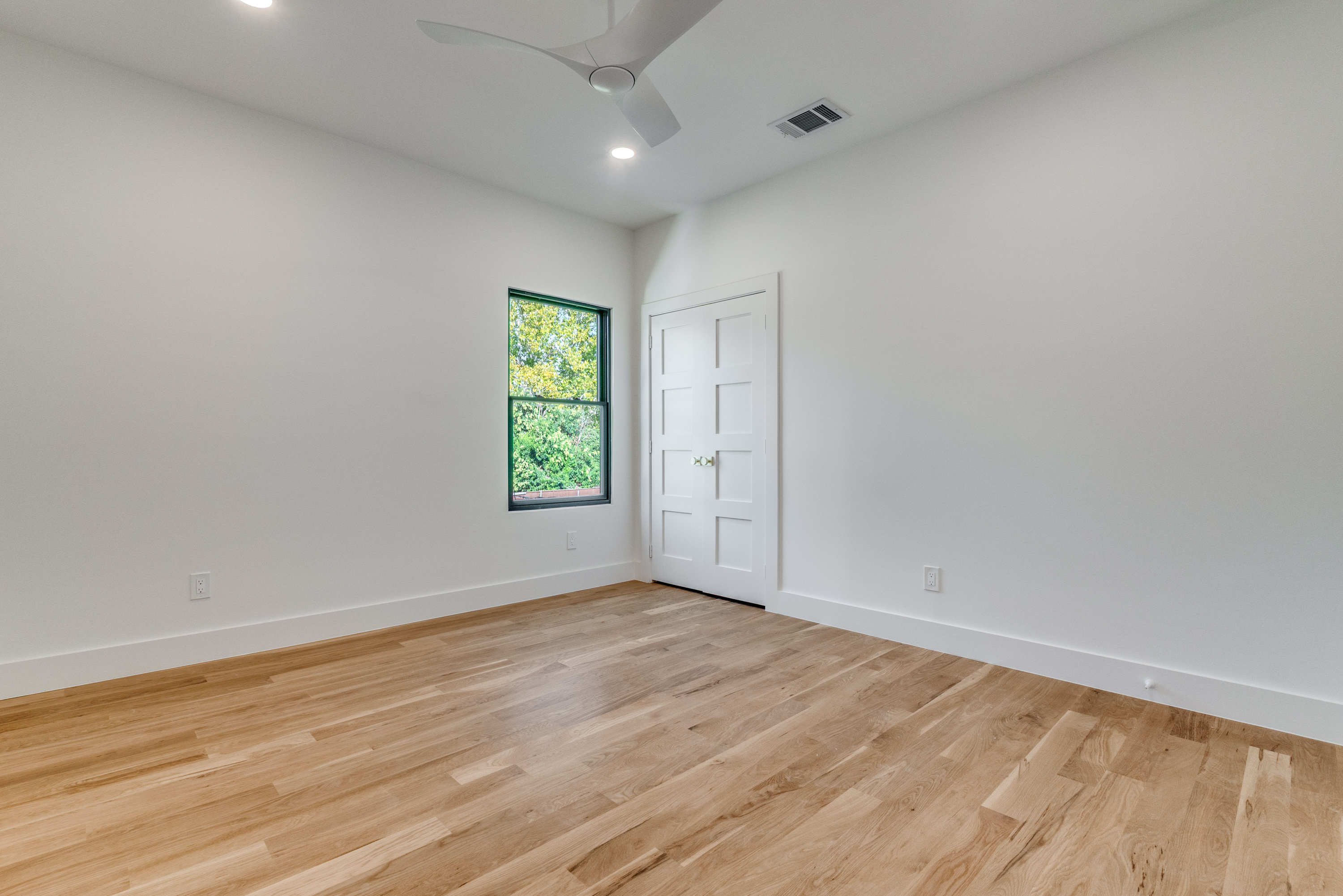 10641 Larchfield Lane Dallas TX 75238