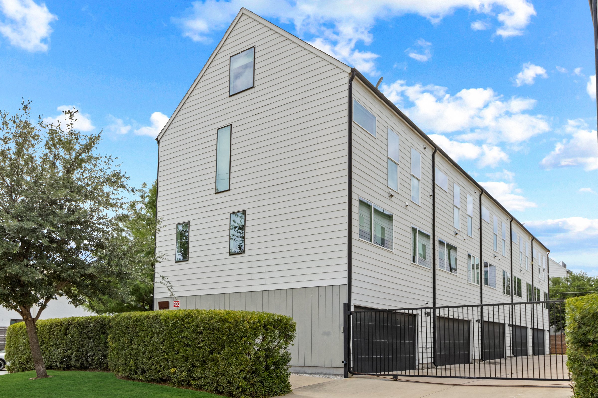 1430 Grigsby Avenue Dallas TX 75204