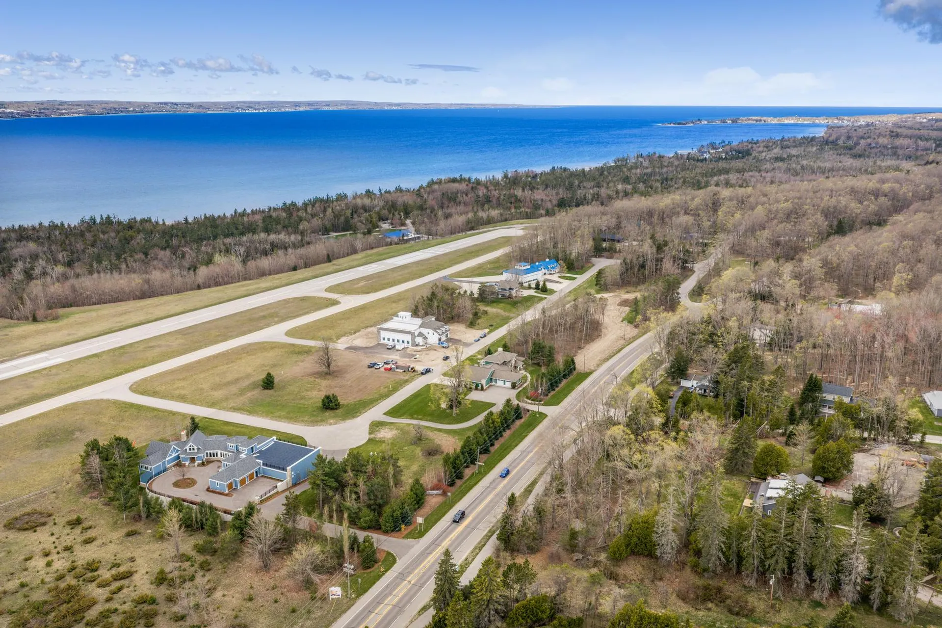 Harbor Springs MI, 7930 Bay Skies Court, Unit 4