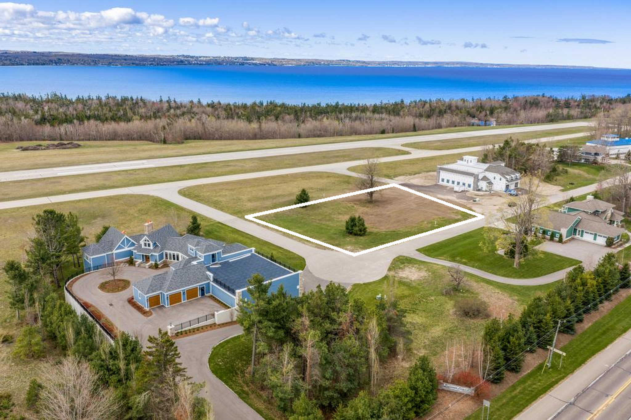 7930 Bay Skies Court Harbor Springs MI 49740