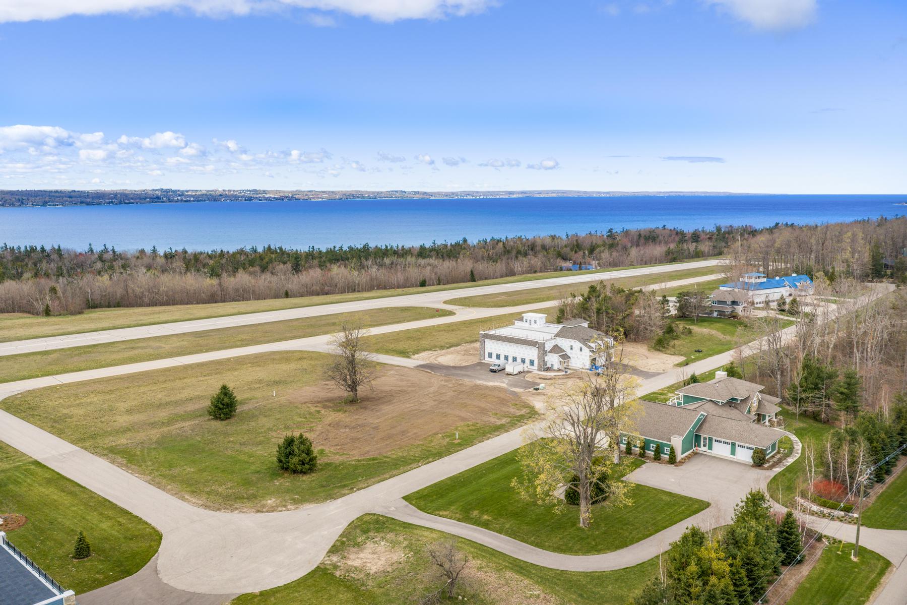 7930 Bay Skies Court Harbor Springs MI 49740