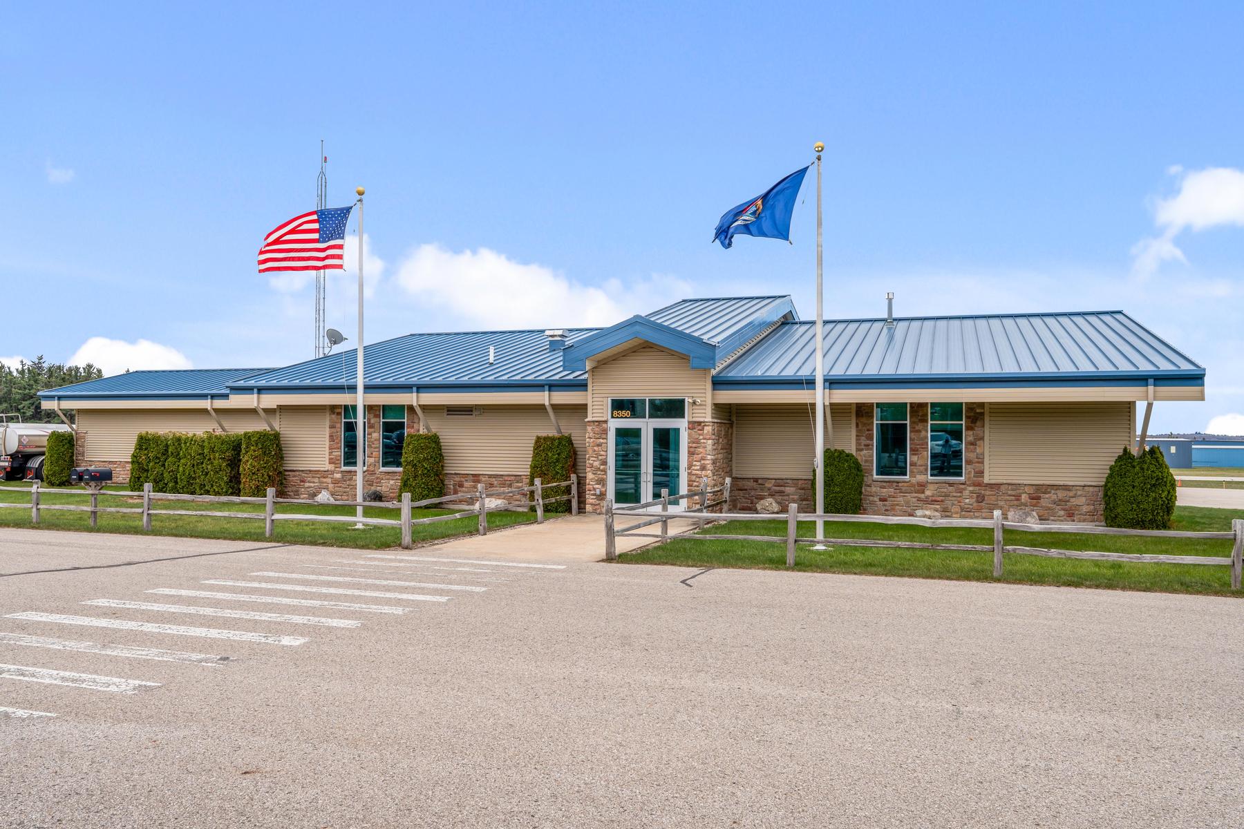 7930 Bay Skies Court Harbor Springs MI 49740