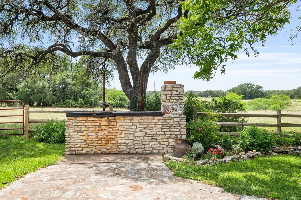 0 County Road 409 - Otra Vez Ranch Spicewood TX 78669