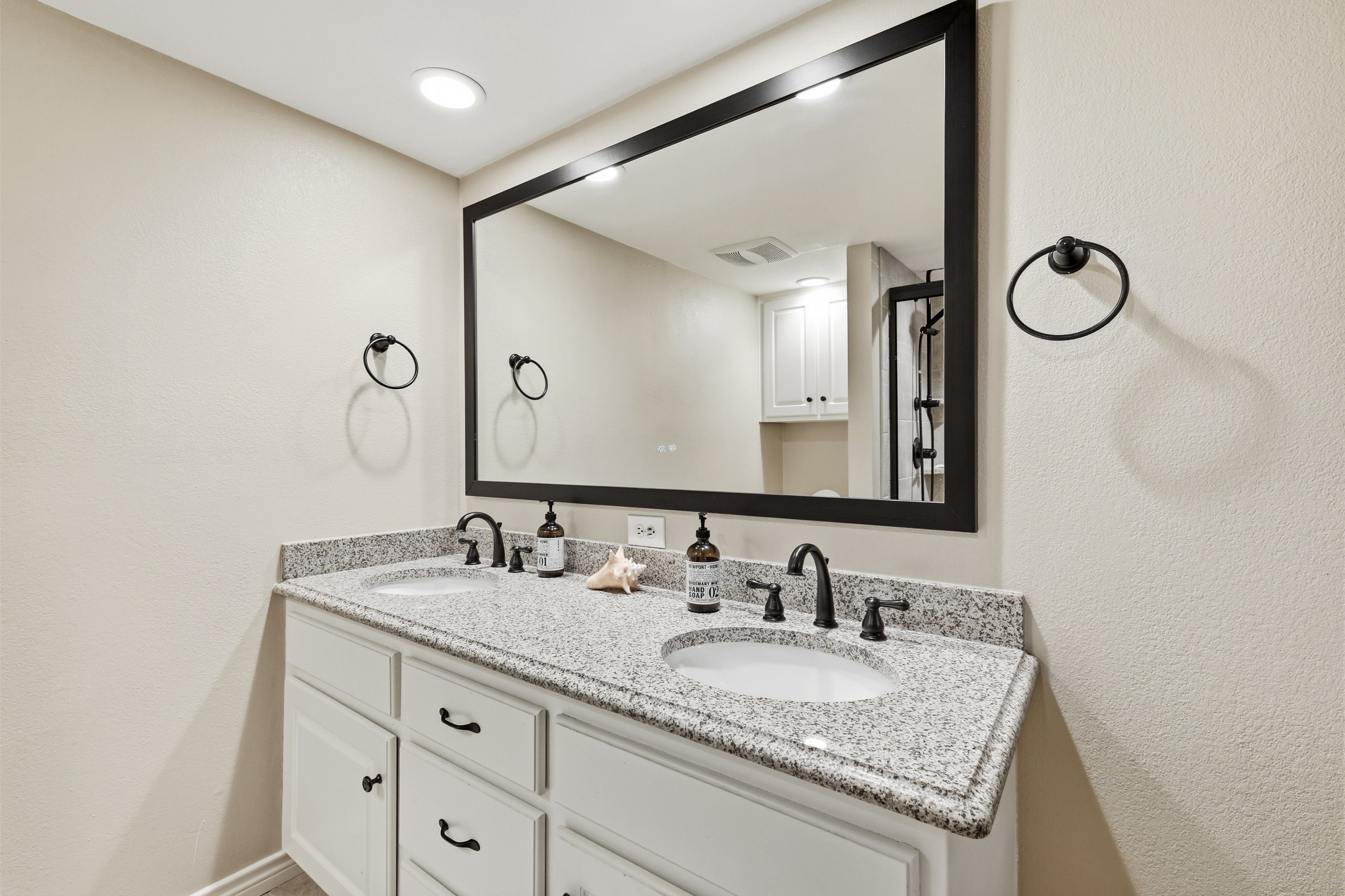 2930 Peninsula Drive Grapevine TX 76051