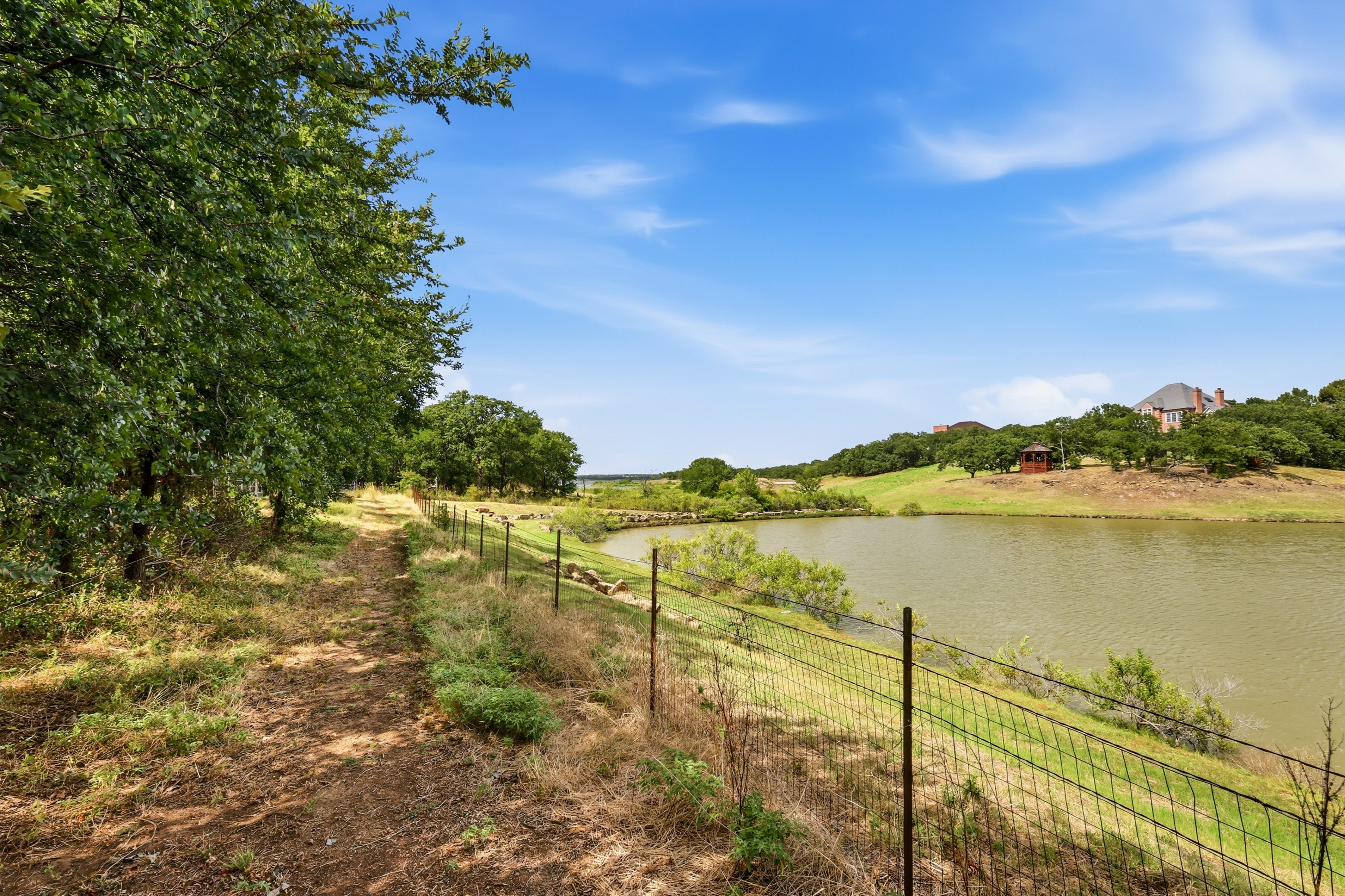 2930 Peninsula Drive Grapevine TX 76051