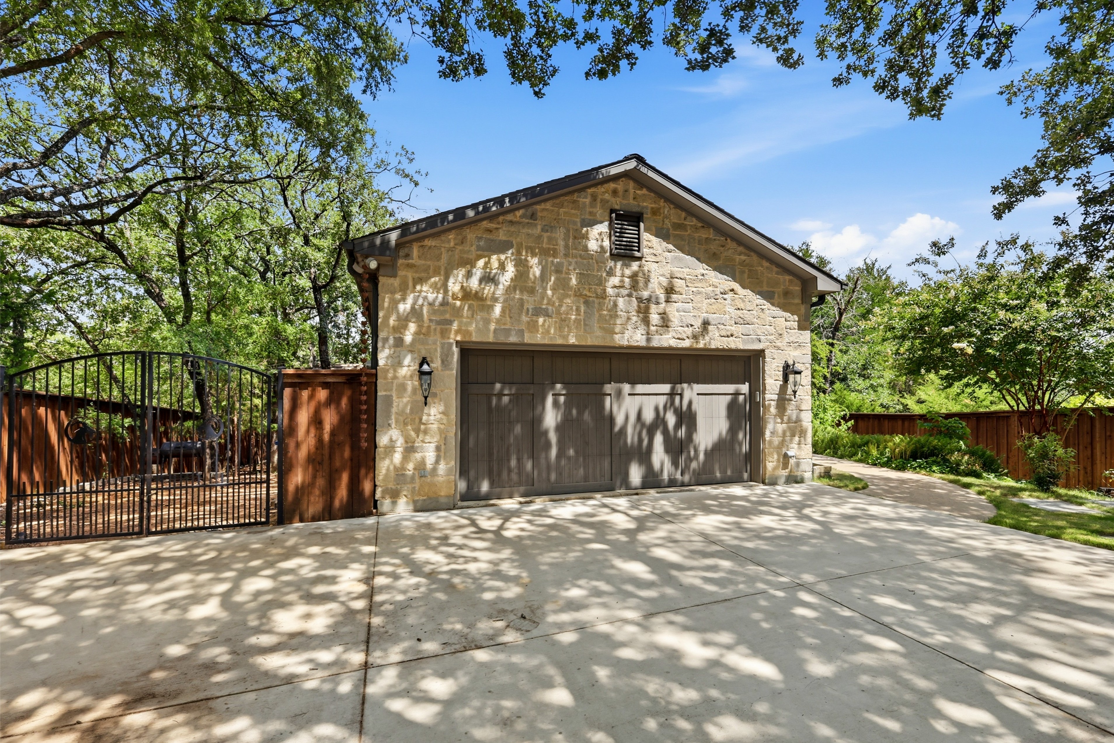 2930 Peninsula Drive Grapevine TX 76051
