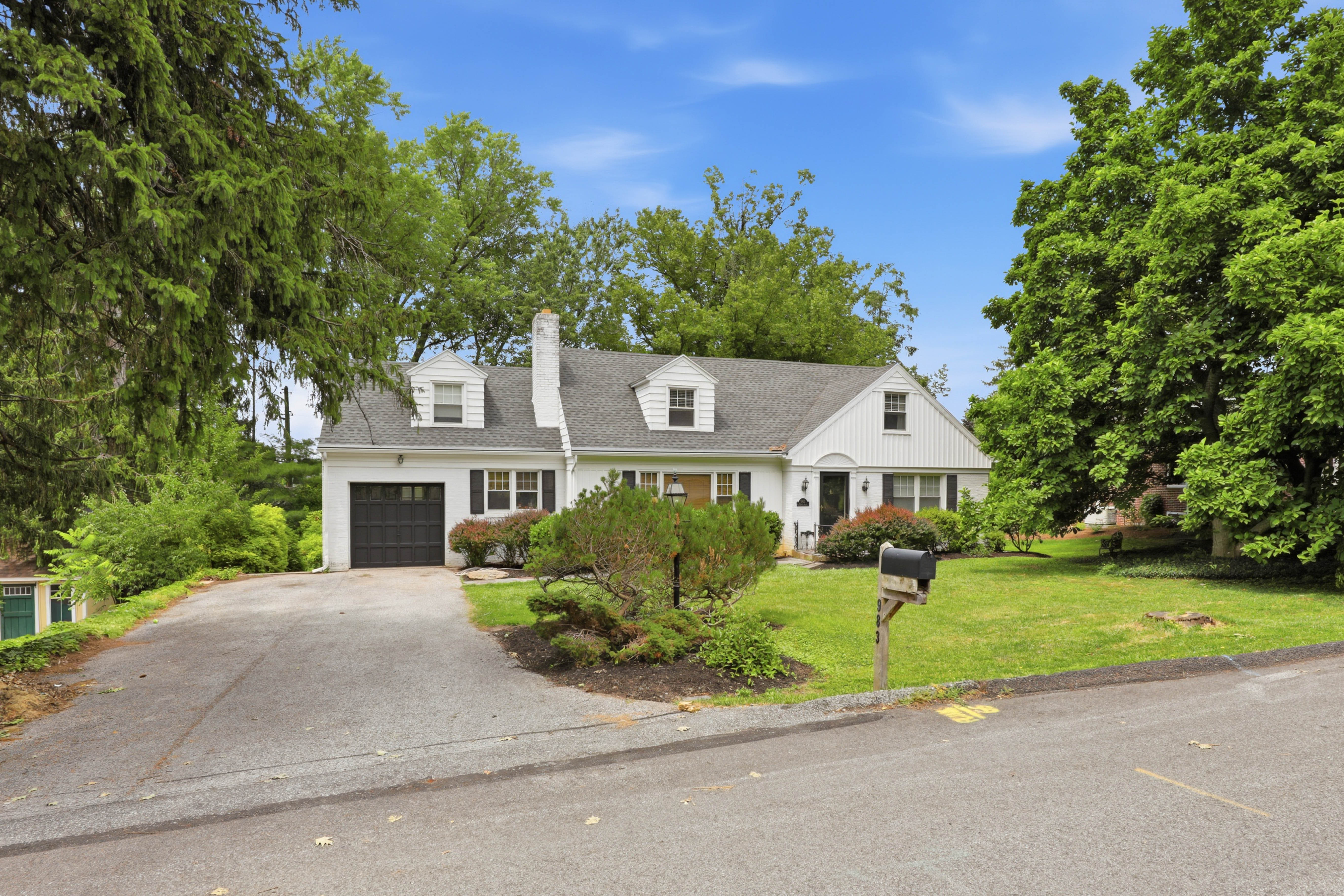 983 Brockie Lane York PA 17403