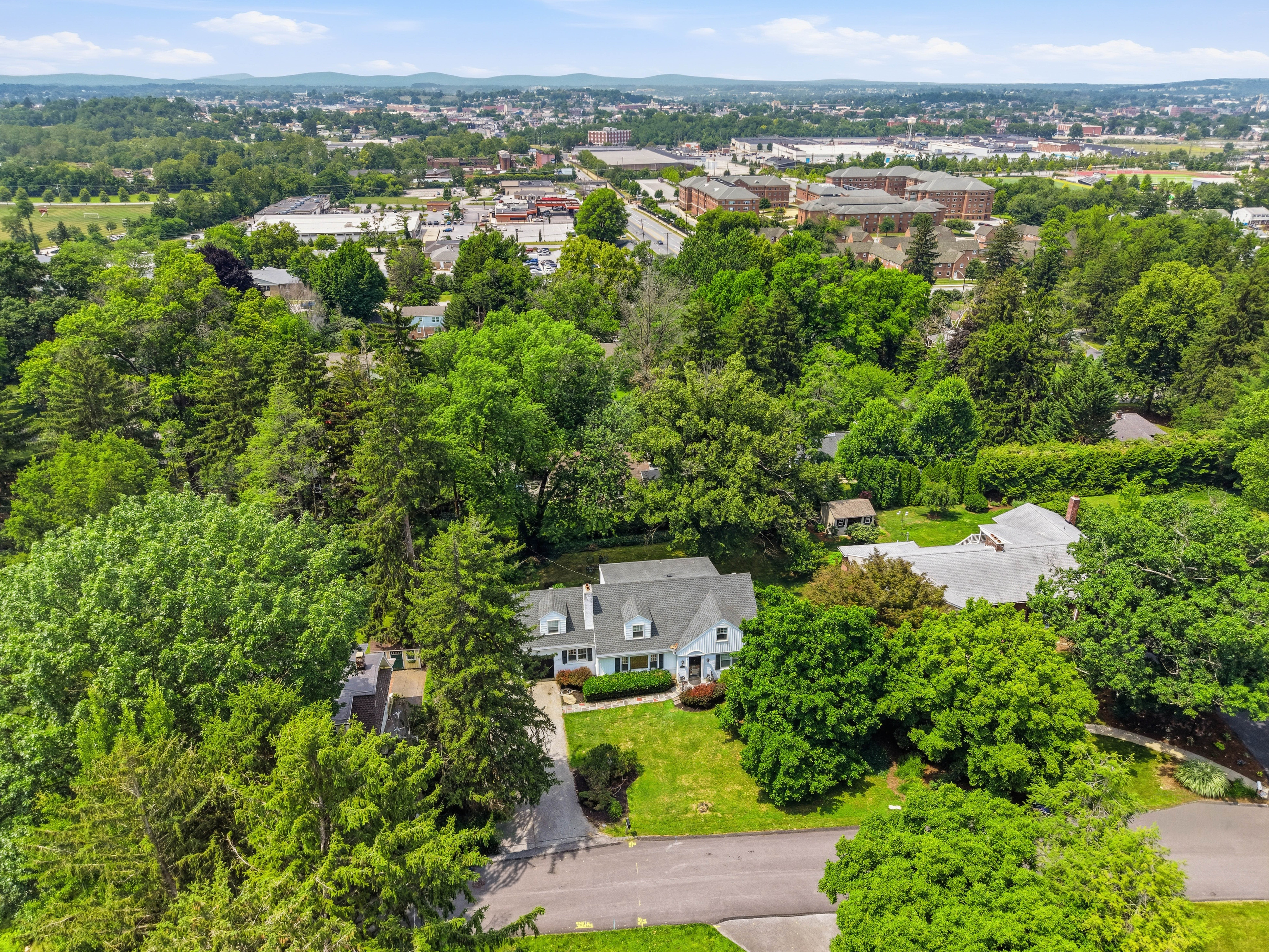 983 Brockie Lane York PA 17403