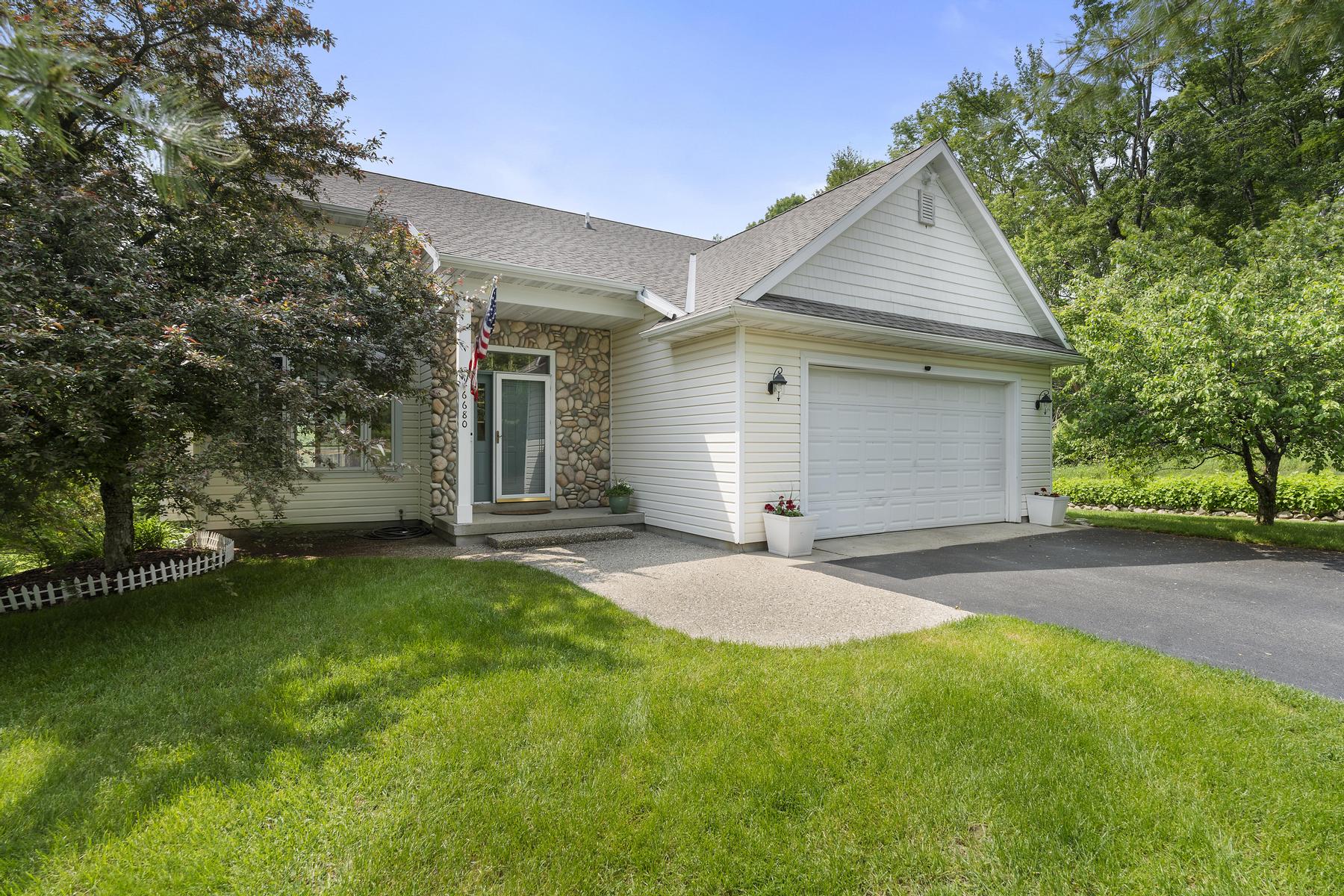 6680 Hillside Drive Harbor Springs MI 49740