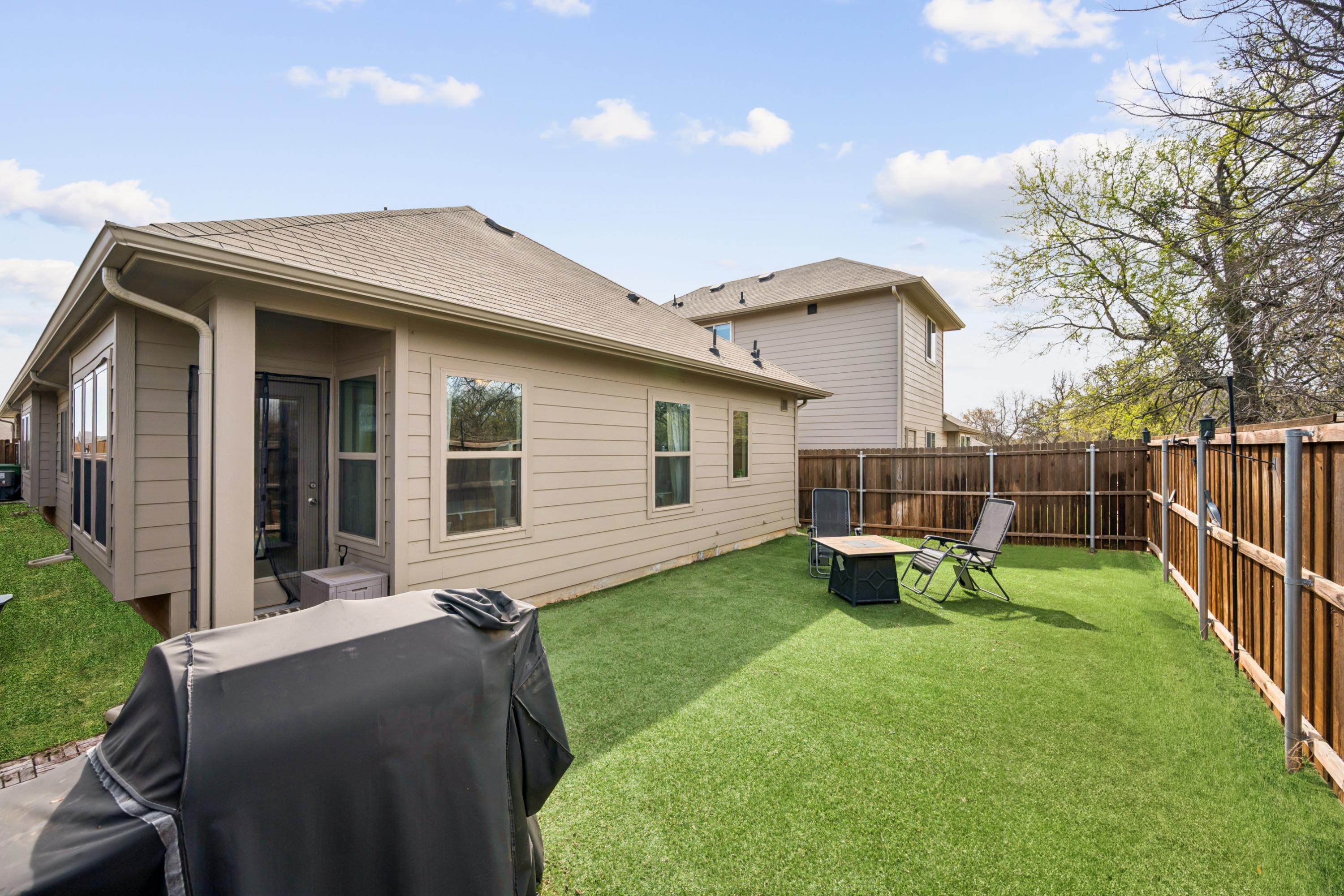 916 Crockett Street Aubrey TX 76227