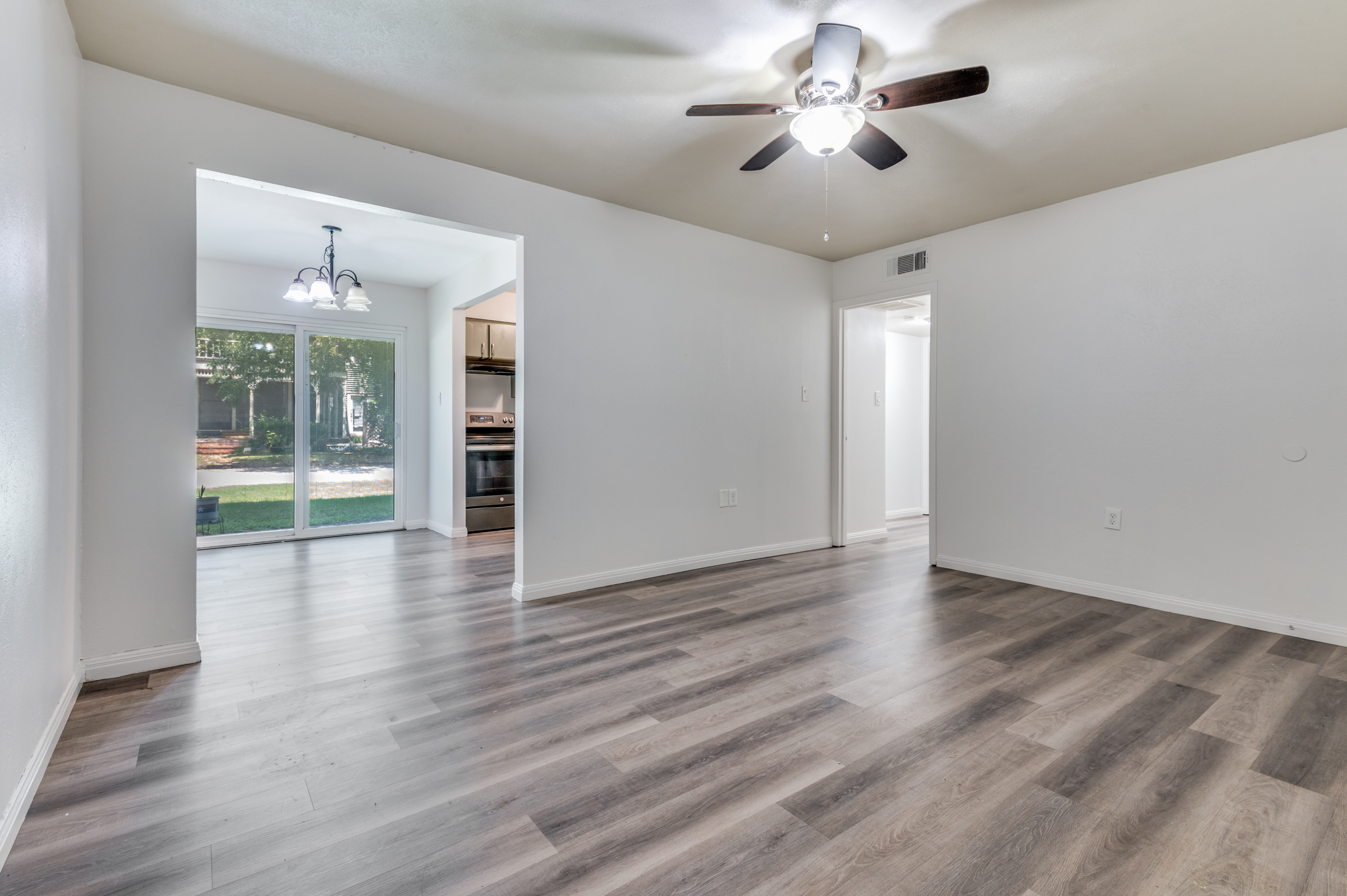 428 N Dallas Avenue Lancaster TX 75146