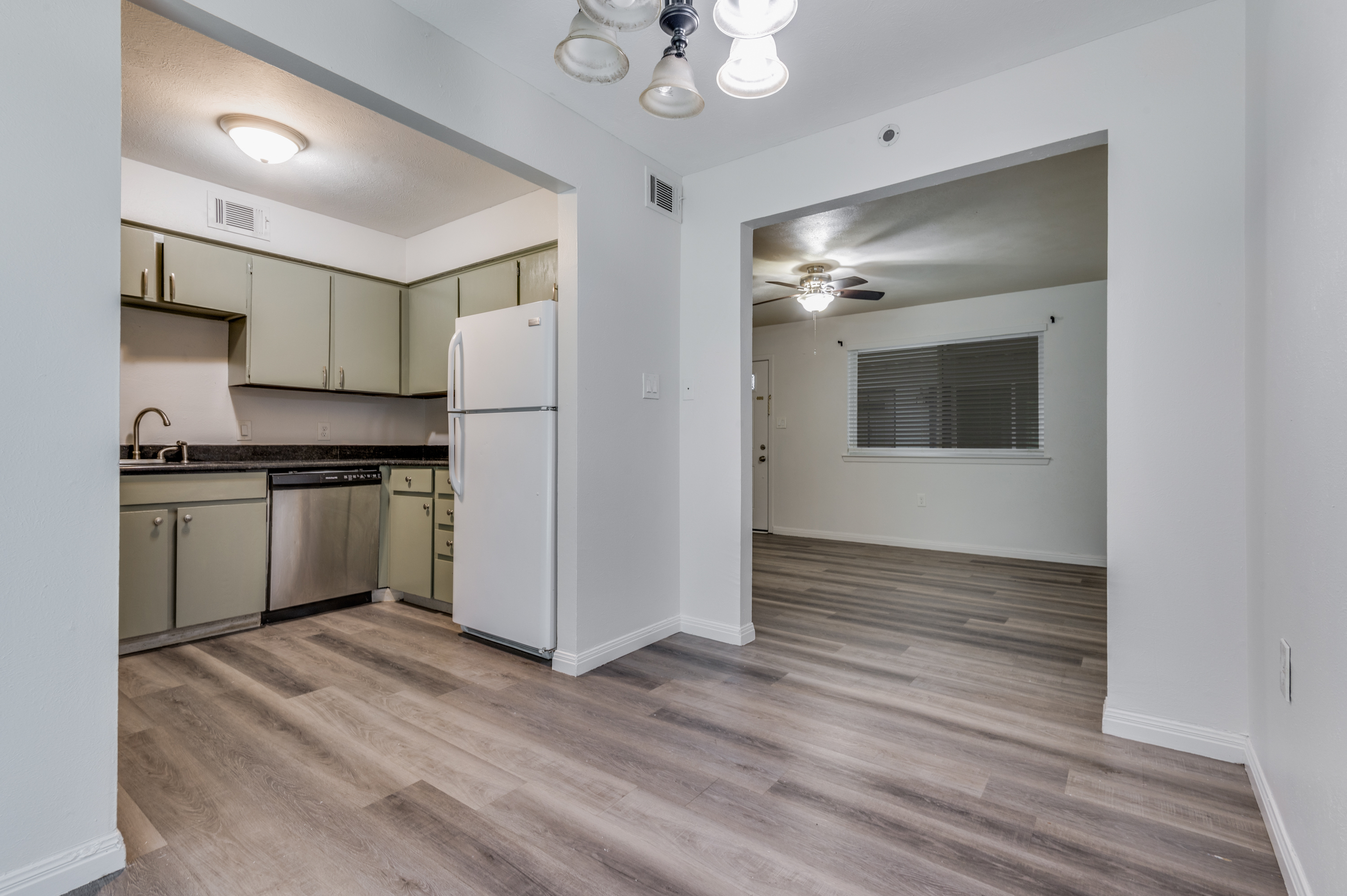 428 N Dallas Avenue Lancaster TX 75146