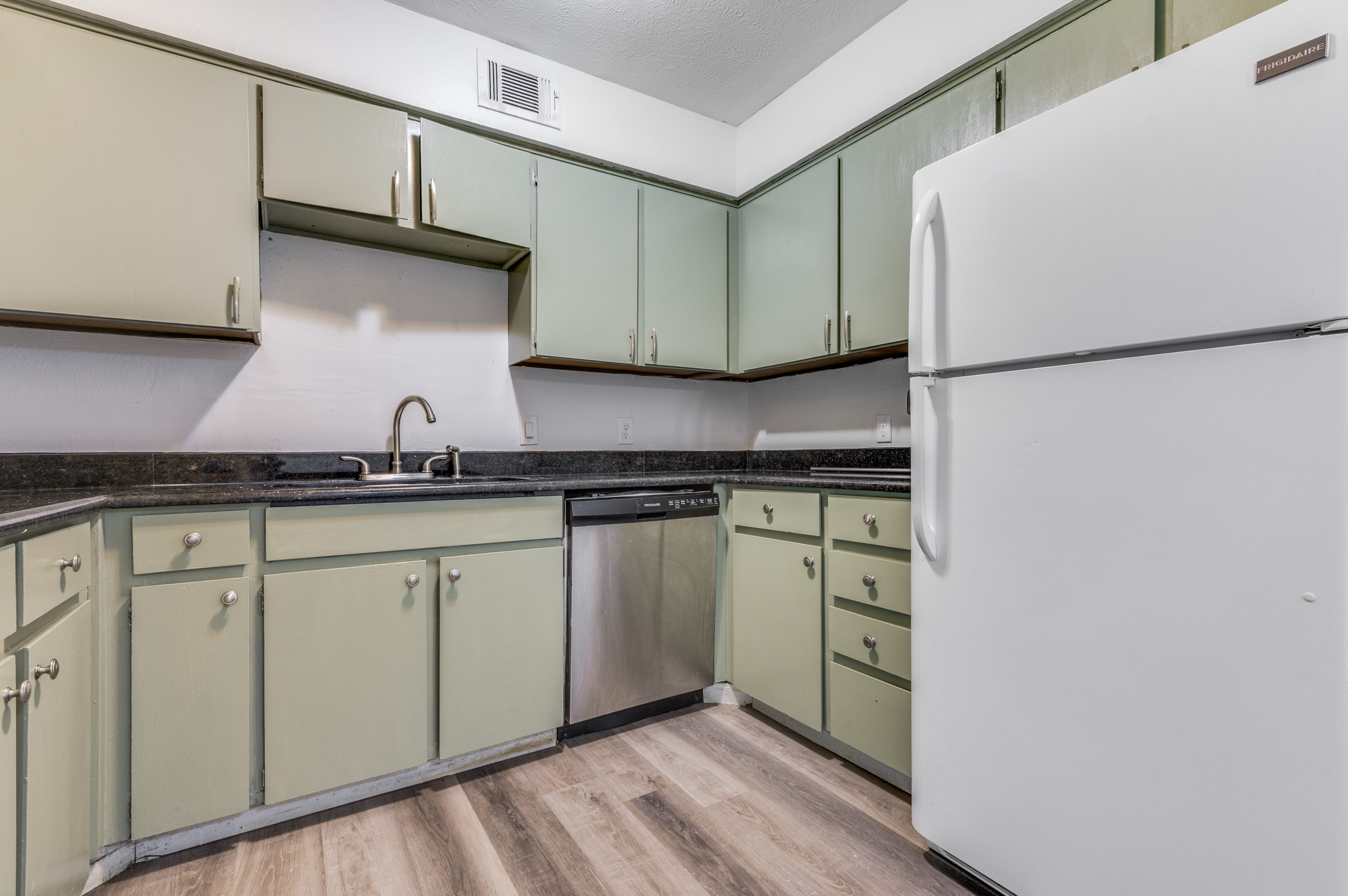 428 N Dallas Avenue Lancaster TX 75146