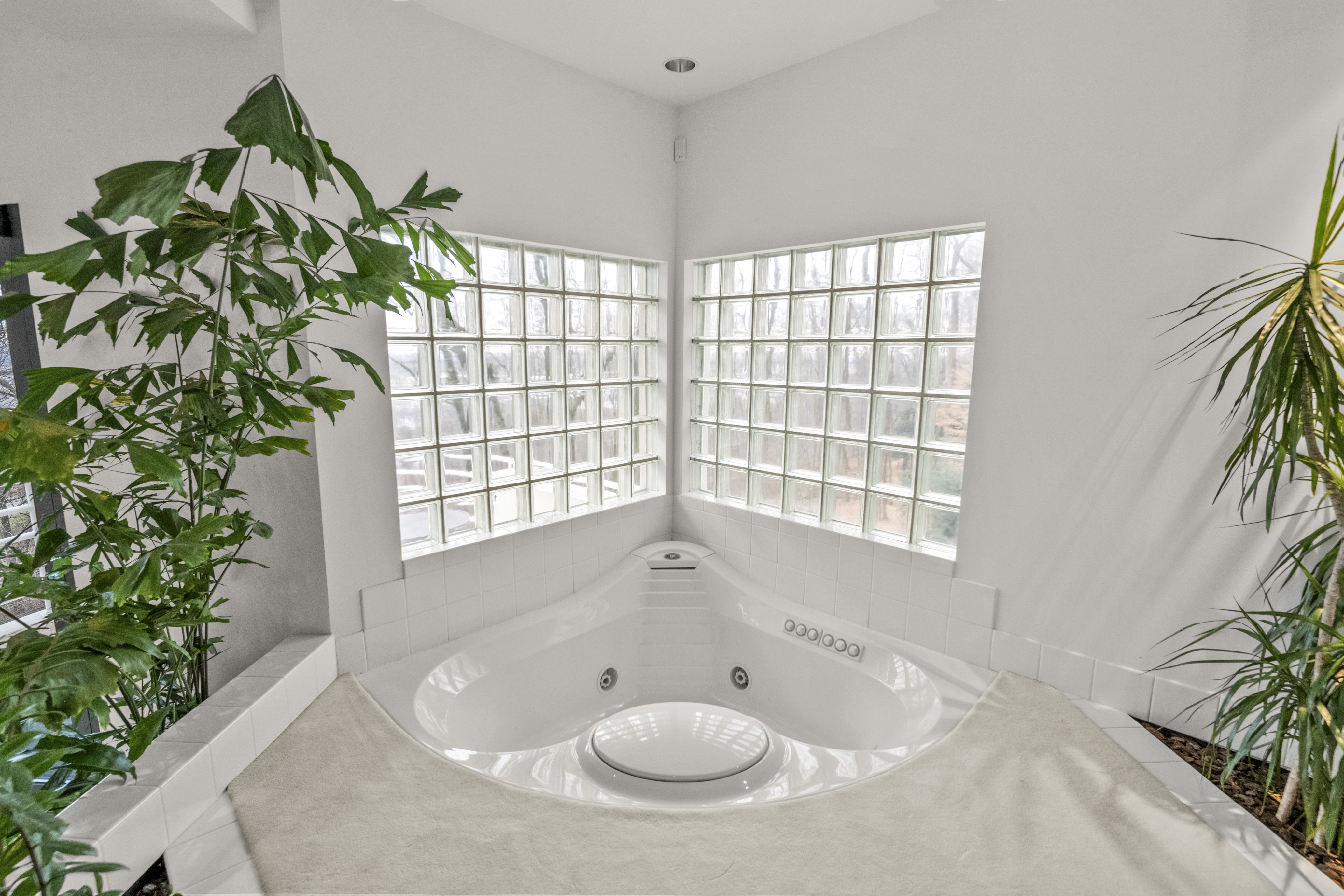 910 Pennwood Circle Lancaster PA 17601