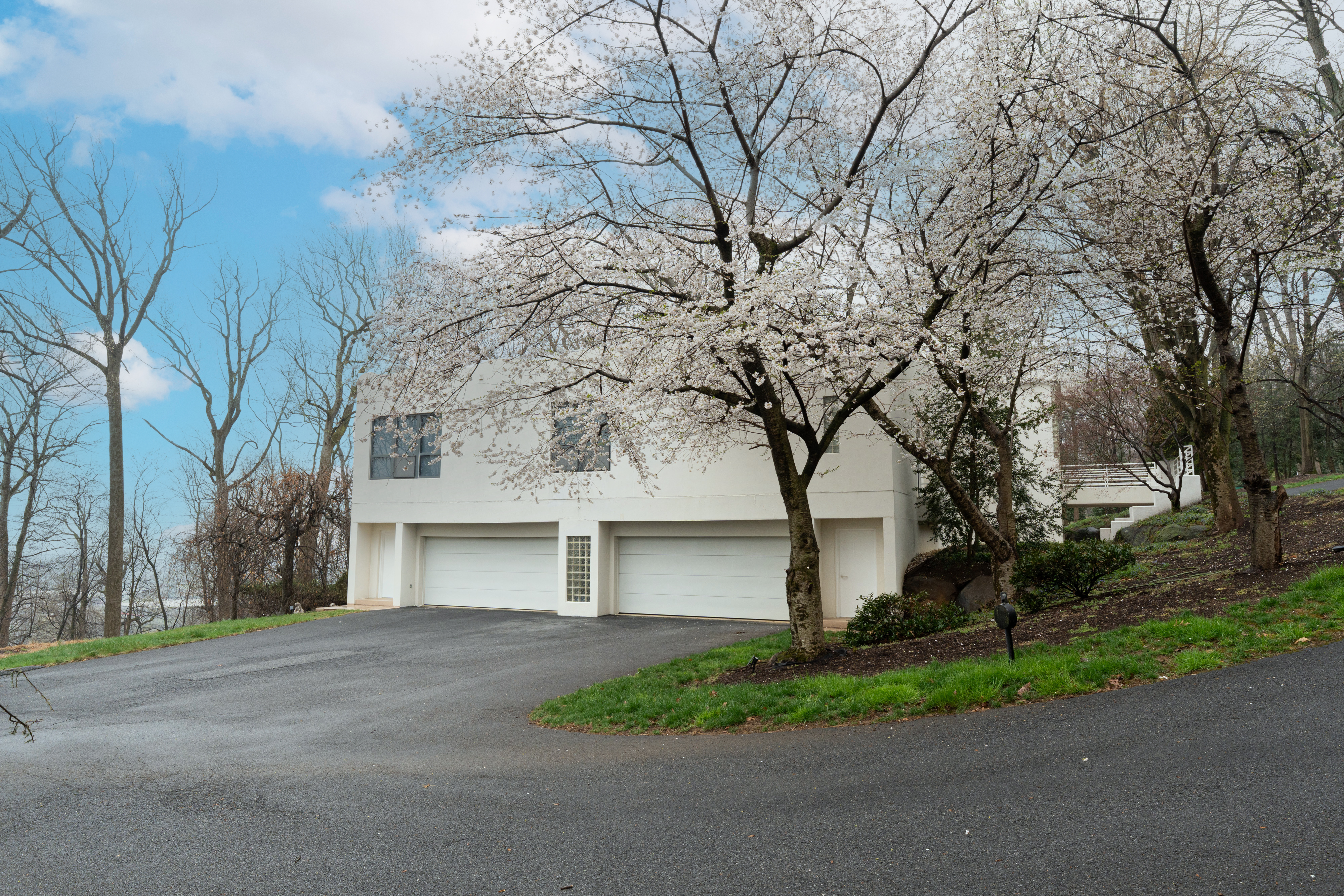 910 Pennwood Circle Lancaster PA 17601