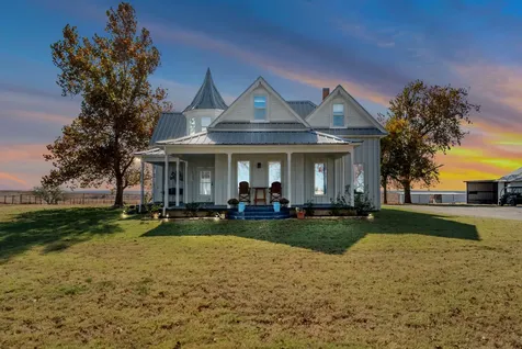 945 Quarter Horse Lane Bellevue TX 76228